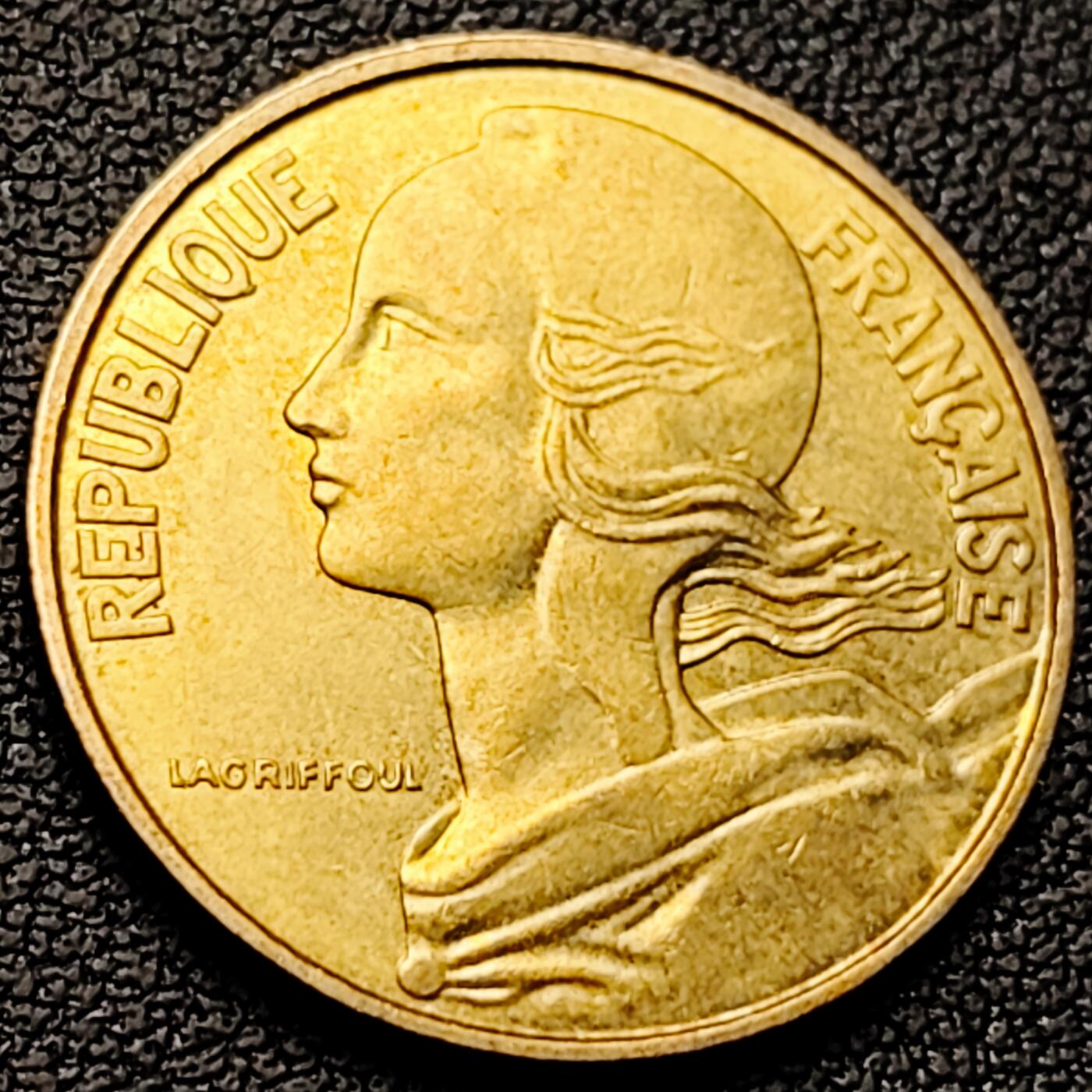 泉币菌-第220场-拍品多 请提前出价 。