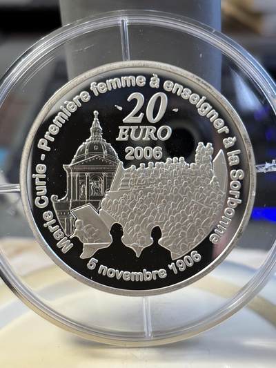 法国2006年科学家居里夫人5盎司加厚银币，950银看，163.8克，发行500枚，有氧化