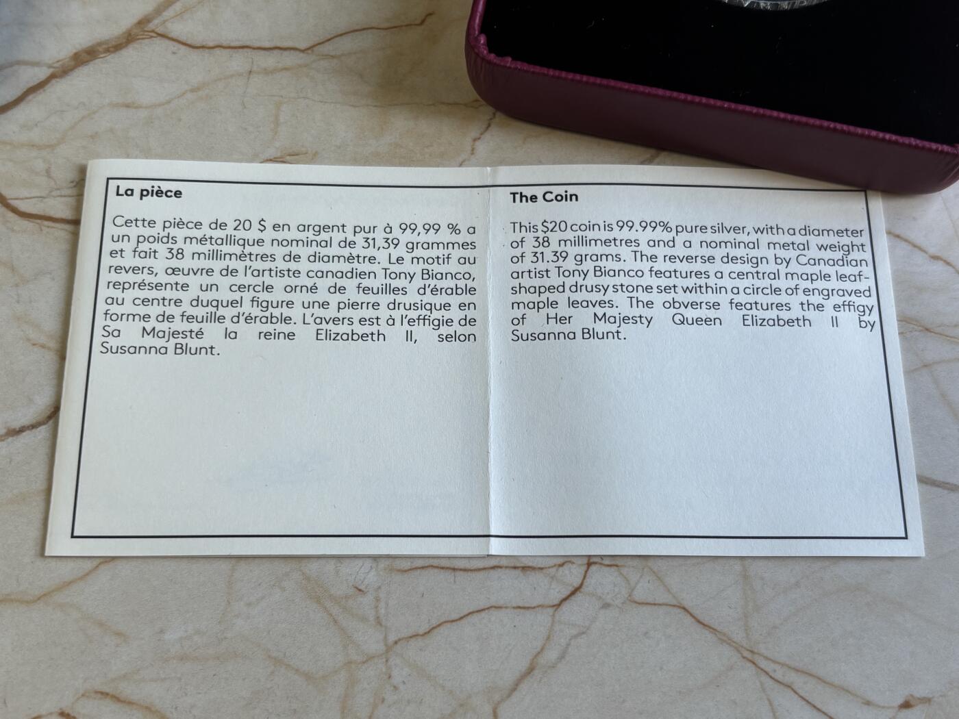 第197期拍卖 加拿大2016年雄伟的枫叶首枚镶嵌宝石大桦叶纪念银币，9999银，1盎司，发行4000枚