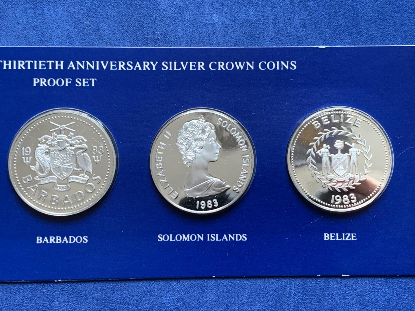 《竞宝斋》第477场 周日，周一 2场连拍 （全场包邮）欢迎送拍 加勒比5个英联邦国家1983年5枚精制克朗银币套 伊丽莎白二世女王加冕30周年纪念 小于4千套 盒证全 富兰克林造币出品