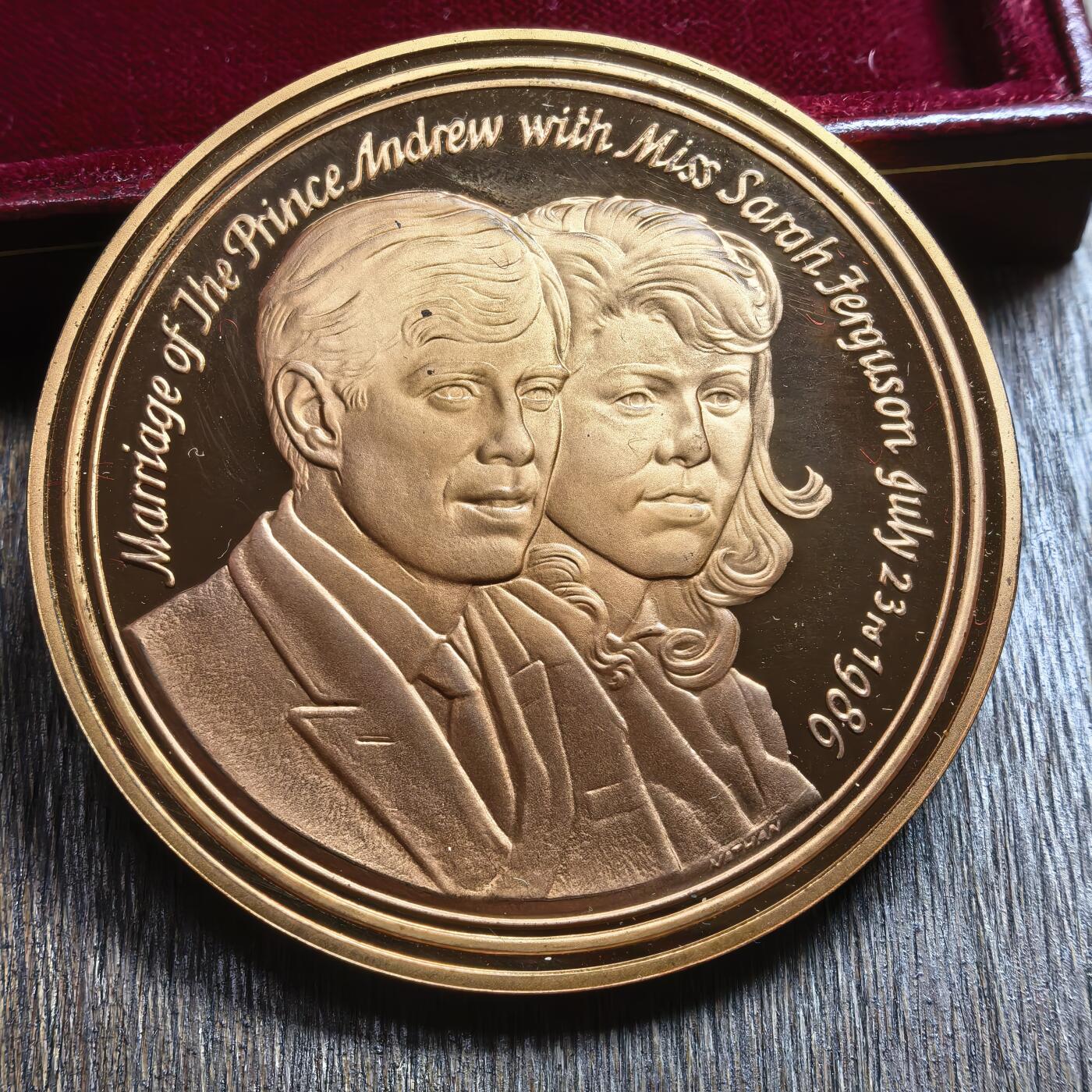 1986年英国安德鲁王子与莎拉·弗格森大婚纪念铜章