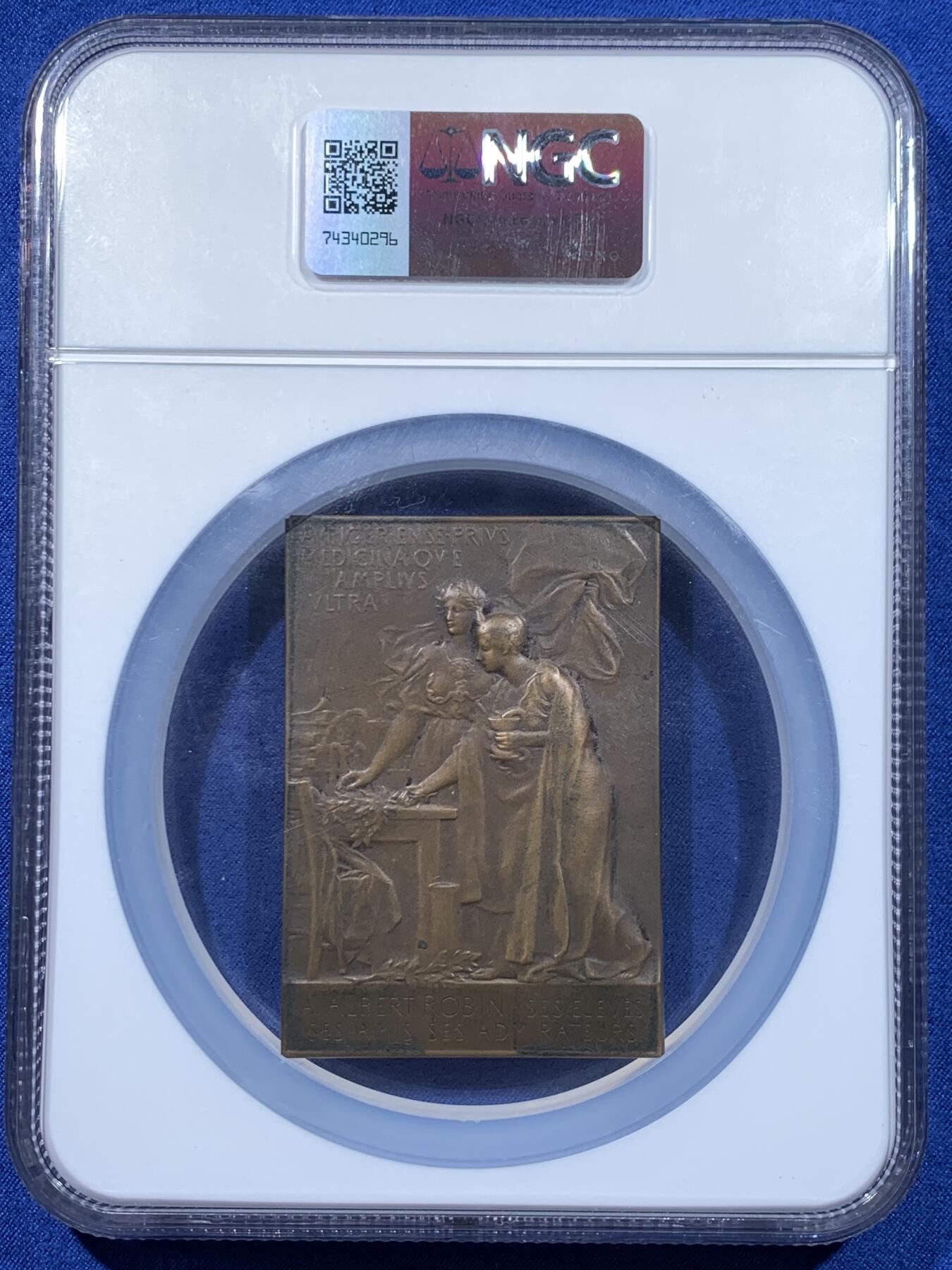 《竞宝斋》第477场 周日，周一 2场连拍 （全场包邮）欢迎送拍 NGC MS63BN 法国著名医生纪念铜章，Vernon 名家手笔，艺术大师级精品，艺术价值极高，加大加厚盒装。