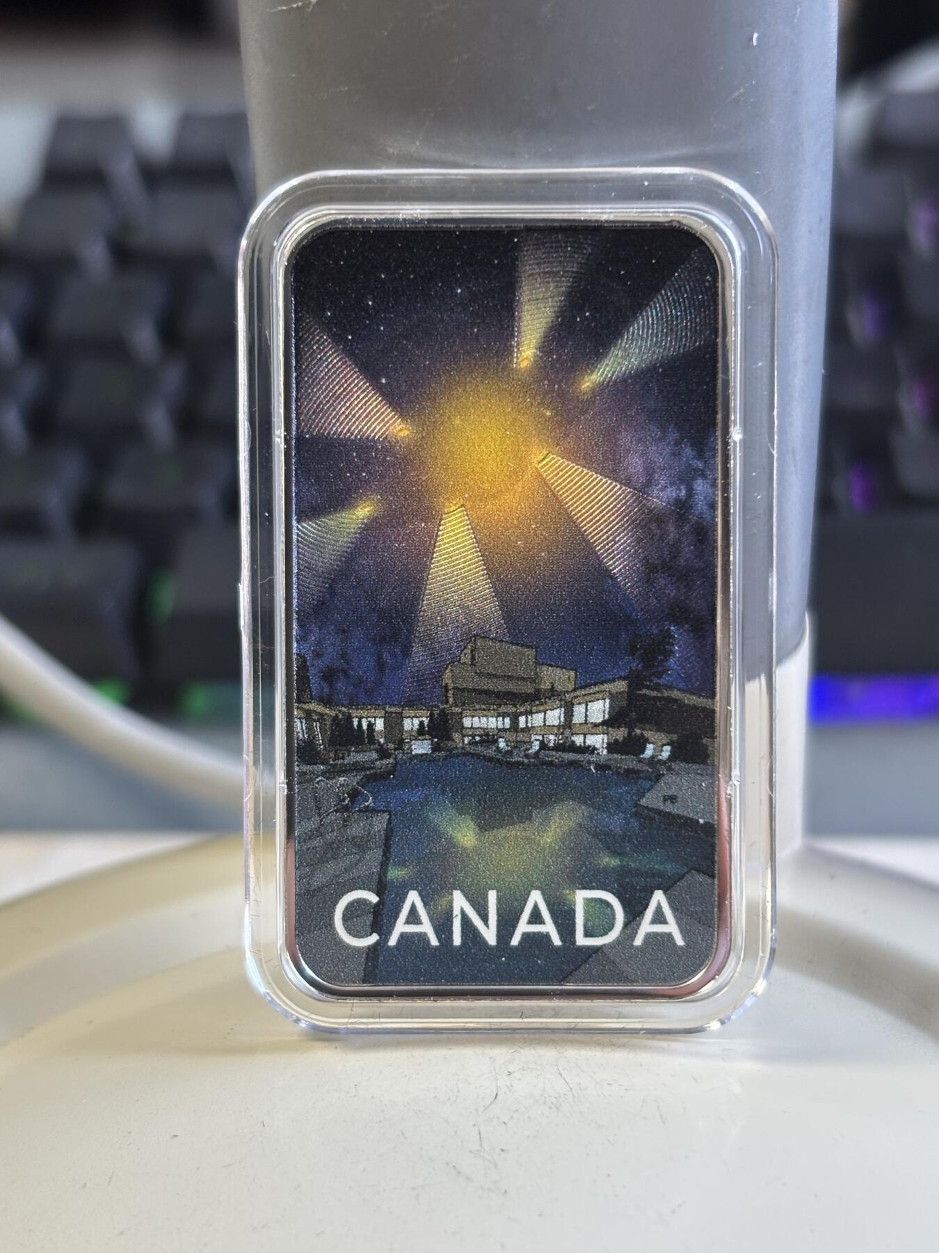 第197期拍卖 加拿大2021年UFO系列4蒙特利尔事件夜光纪念彩银币,9999银，发行5000枚