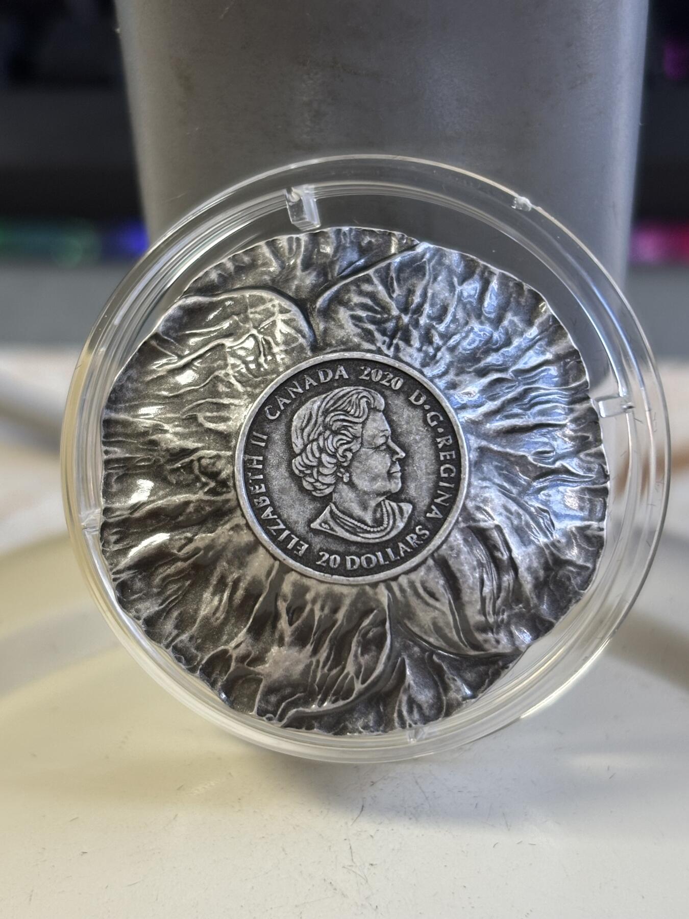 第197期拍卖 加拿大2020年一战国殇日罂粟花形仿古纪念银币，9999银，发行7000枚