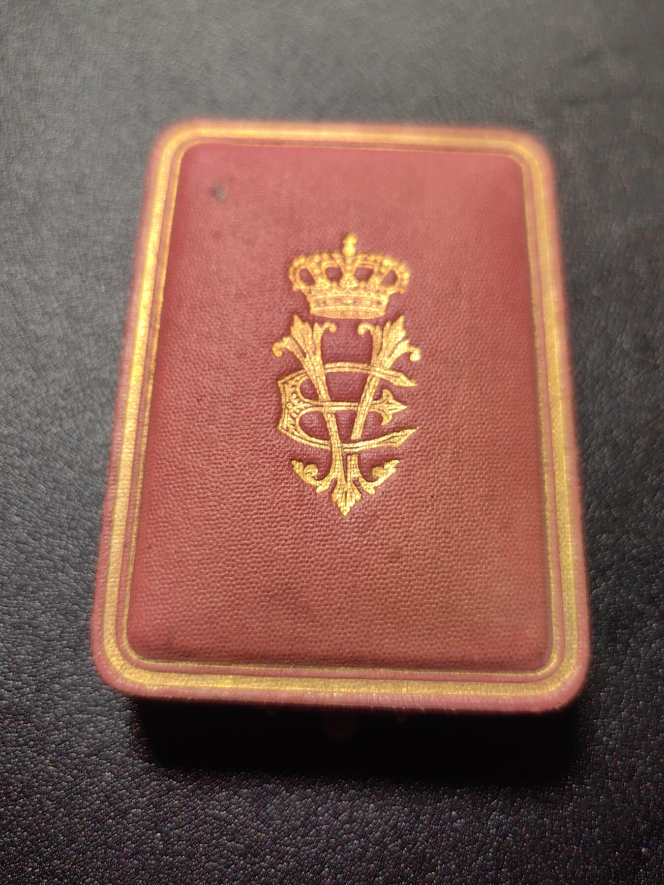 靖甫拍卖第九场 意大利王冠勋章带原盒