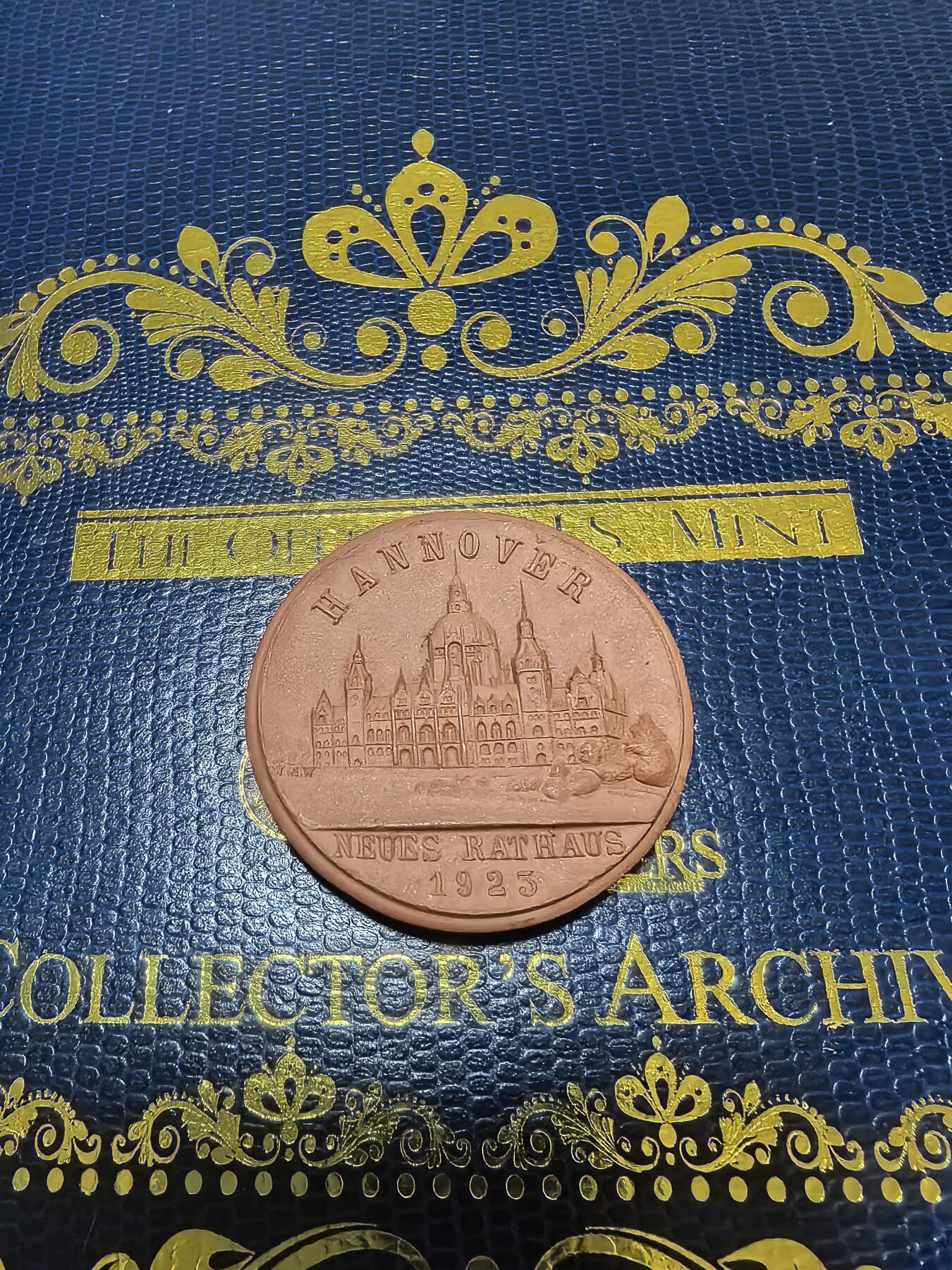 长老汇马年精选第十六场拍卖 1924德国汉诺威新市政厅陶土纪念章，13.71克，40MM