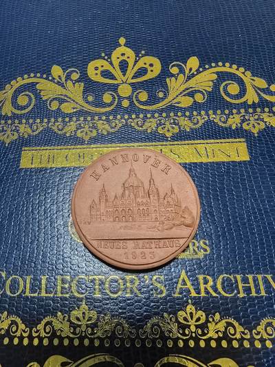 长老汇马年精选第十六场拍卖 - 1924德国汉诺威新市政厅陶土纪念章，13.71克，40MM