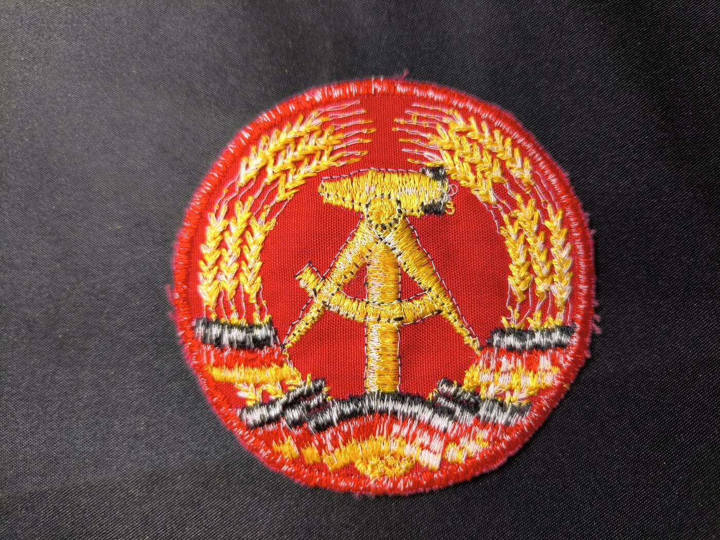 云宸嘉赏-勋臻佳藏四月精品甄选场次（低佣 一元一手） 民主德国国旗刺绣臂章