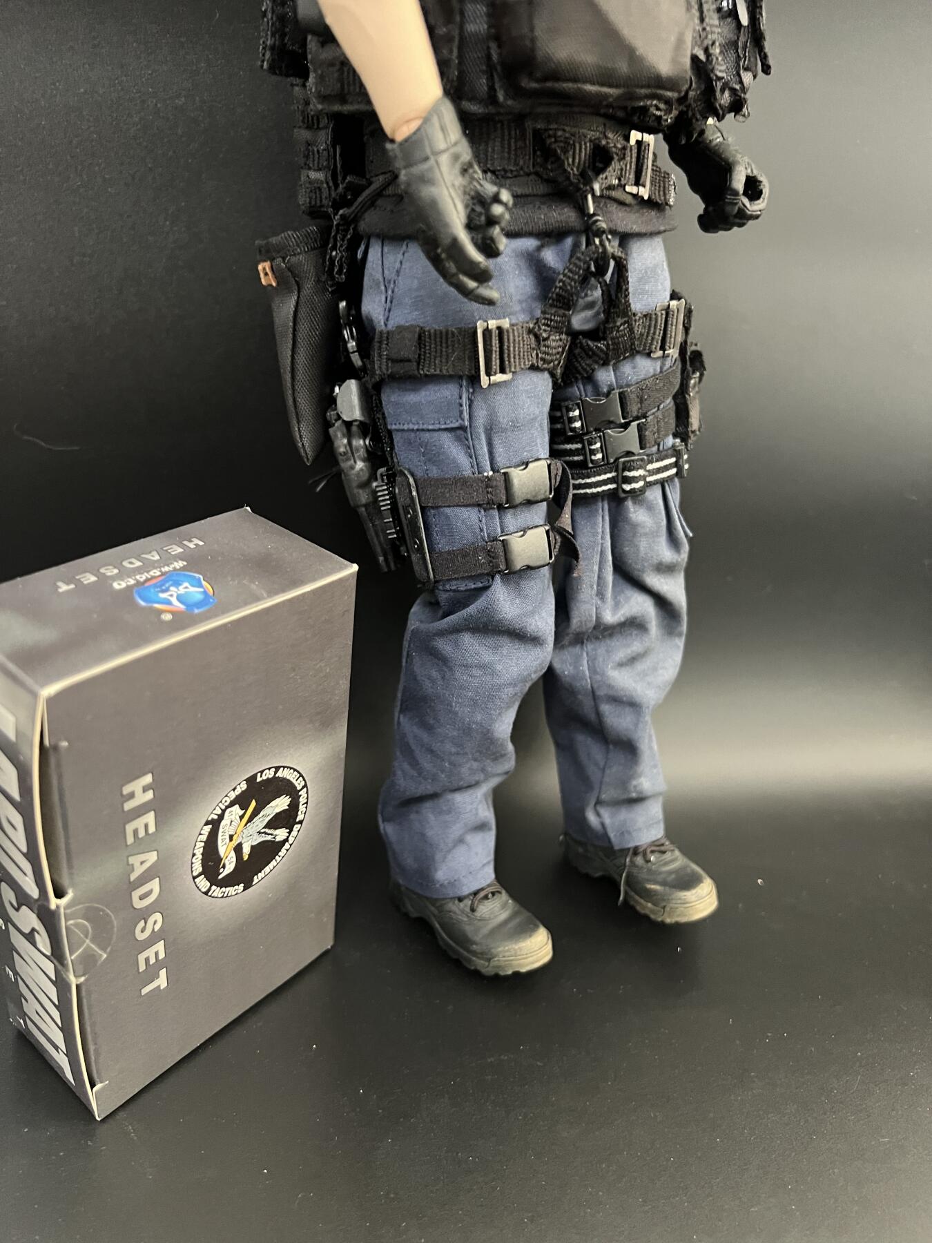 零元拍：DID 1/6。会场Swat 包胶胳膊   再送一只原装DID耳机，全部都组在身上了 所见即所得