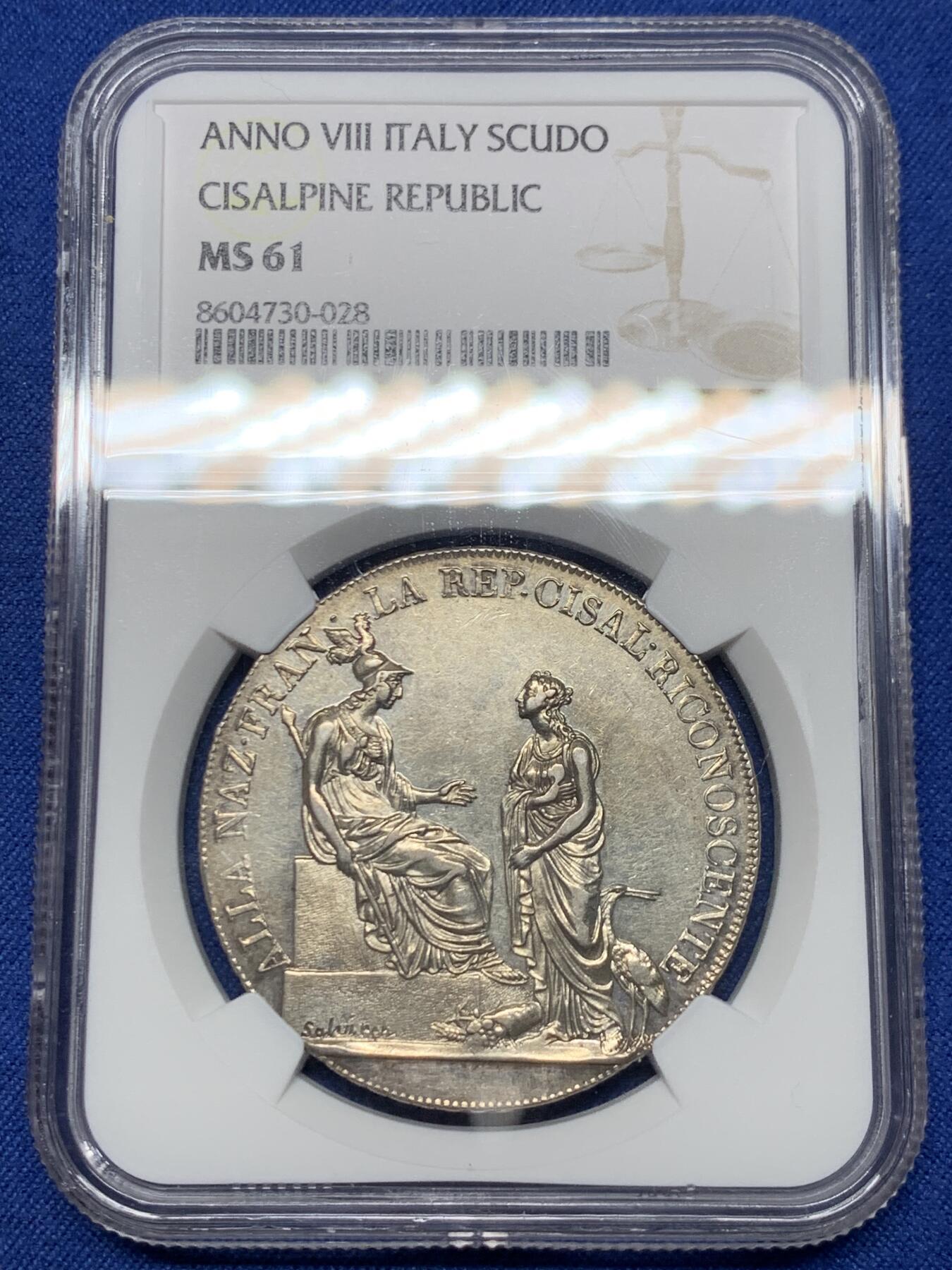 《竞宝斋》第477场 周日，周一 2场连拍 （全场包邮）欢迎送拍 NGC MS61 意大利共和8年1800年 阿尔卑斯山南共和国1斯库多大银币，短暂的共和国，大名誉品，拿破仑系列与意大利的交融。此品种常见丰饶角弱打，此枚全深打，极其难得。艺术性绝佳的品种，外拍越来越贵