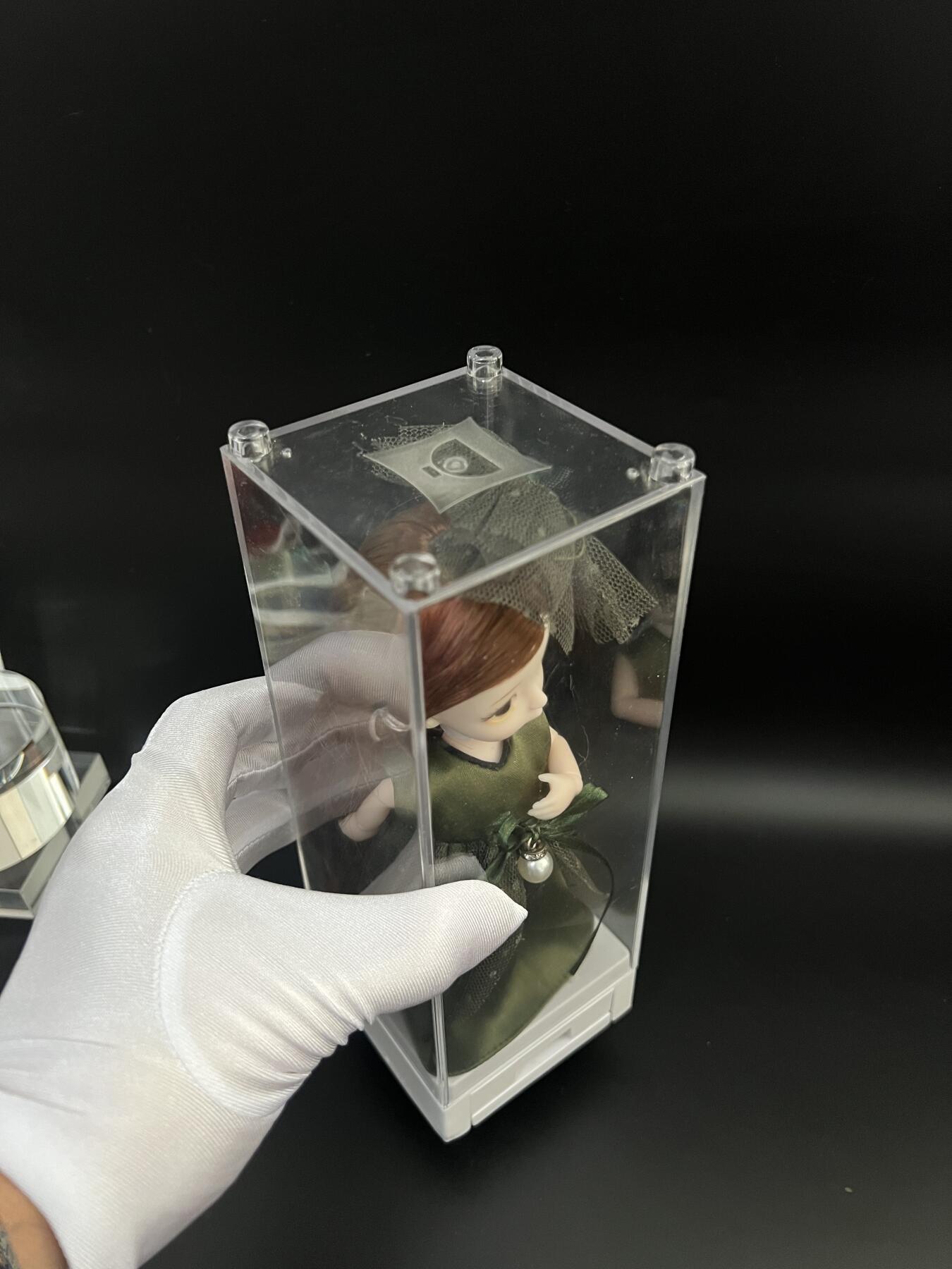 零元拍：正版食玩叮小马娃娃，可动素体，无瑕疵。积木格纳库收纳箱，底部抽屉可开，内含糖果一枚，购于伊藤洋华堂。高21.5CM（格纳库）无包装盒。