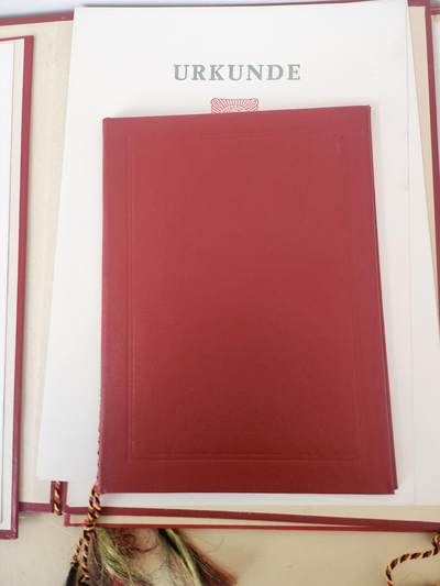 南水社第5次拍卖  东德（DDR）罗尔夫·施密特柏林建设者全套荣誉证书与上面国家铜煎蛋证书为一人（1969-1981）原品一套