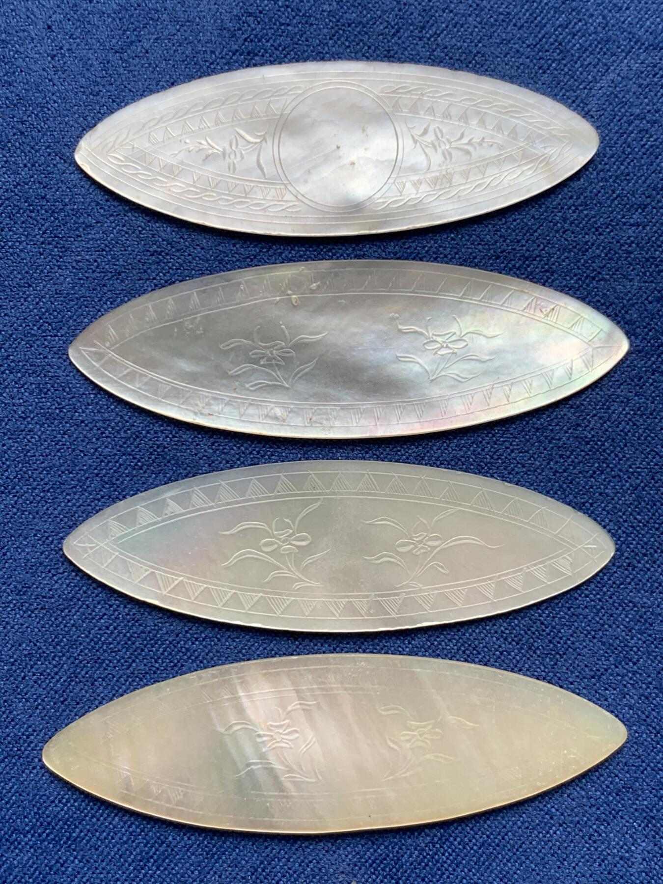 《竞宝斋》第477场 周日，周一 2场连拍 （全场包邮）欢迎送拍 四枚一组 英国一线回流 清螺钿贝母筹码，菱型，珠光水润，花卉精雕。