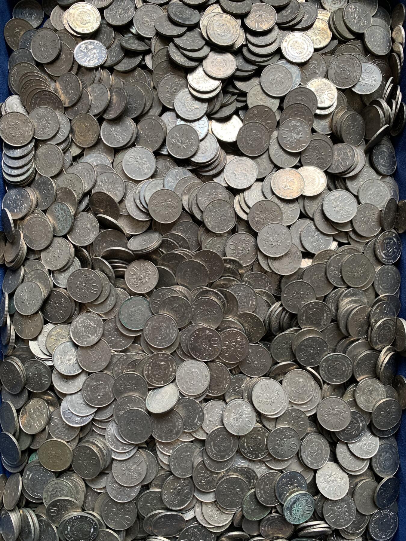 《竞宝斋》第477场 周日，周一 2场连拍 （全场包邮）欢迎送拍 新加坡零钱 10分2000枚硬币，重量5600克+，一枚2.6克，面值200新加坡元！汇率值1070人民币！