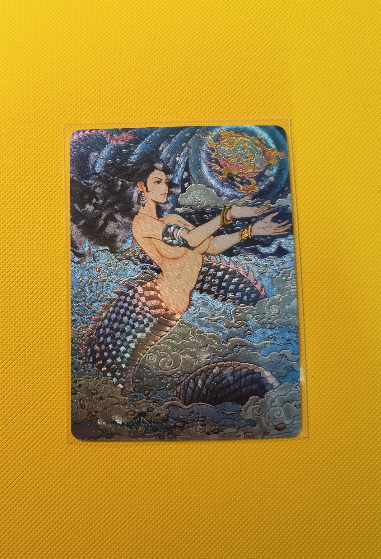 蜂潮卡牌  拍卖001期  小花瓣专场（4月10日  21点  截拍） 小花瓣艺术文创  女娲补天  粗闪卡  限编：341/399