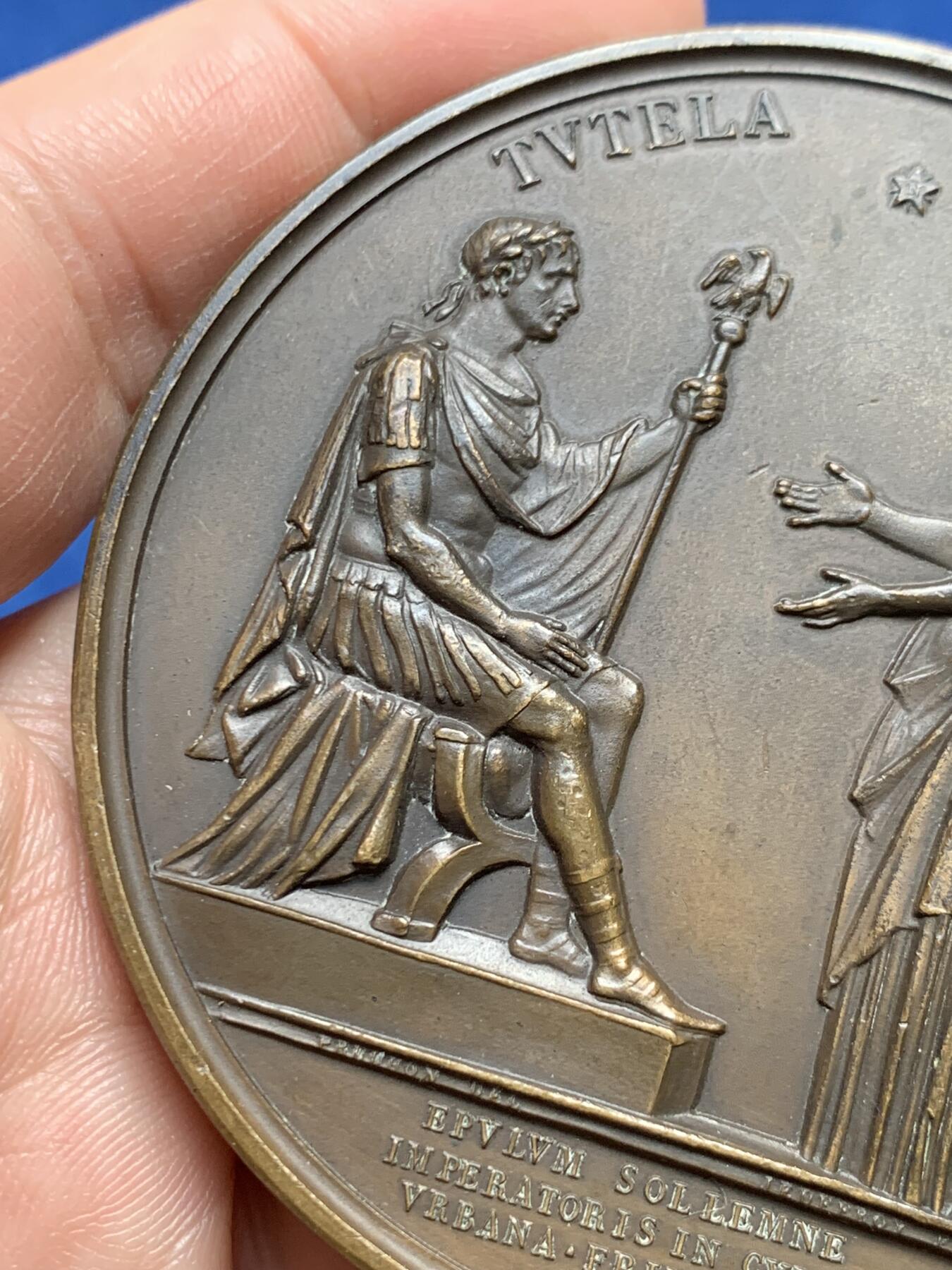 《竞宝斋》第477场 周日，周一 2场连拍 （全场包邮）欢迎送拍 纪念1804年拿破仑一世加冕纪念大铜章 164克 67.8mm 丰饶角铜标 后铸版本 细节很好得体现了原铸 大规格高浮雕