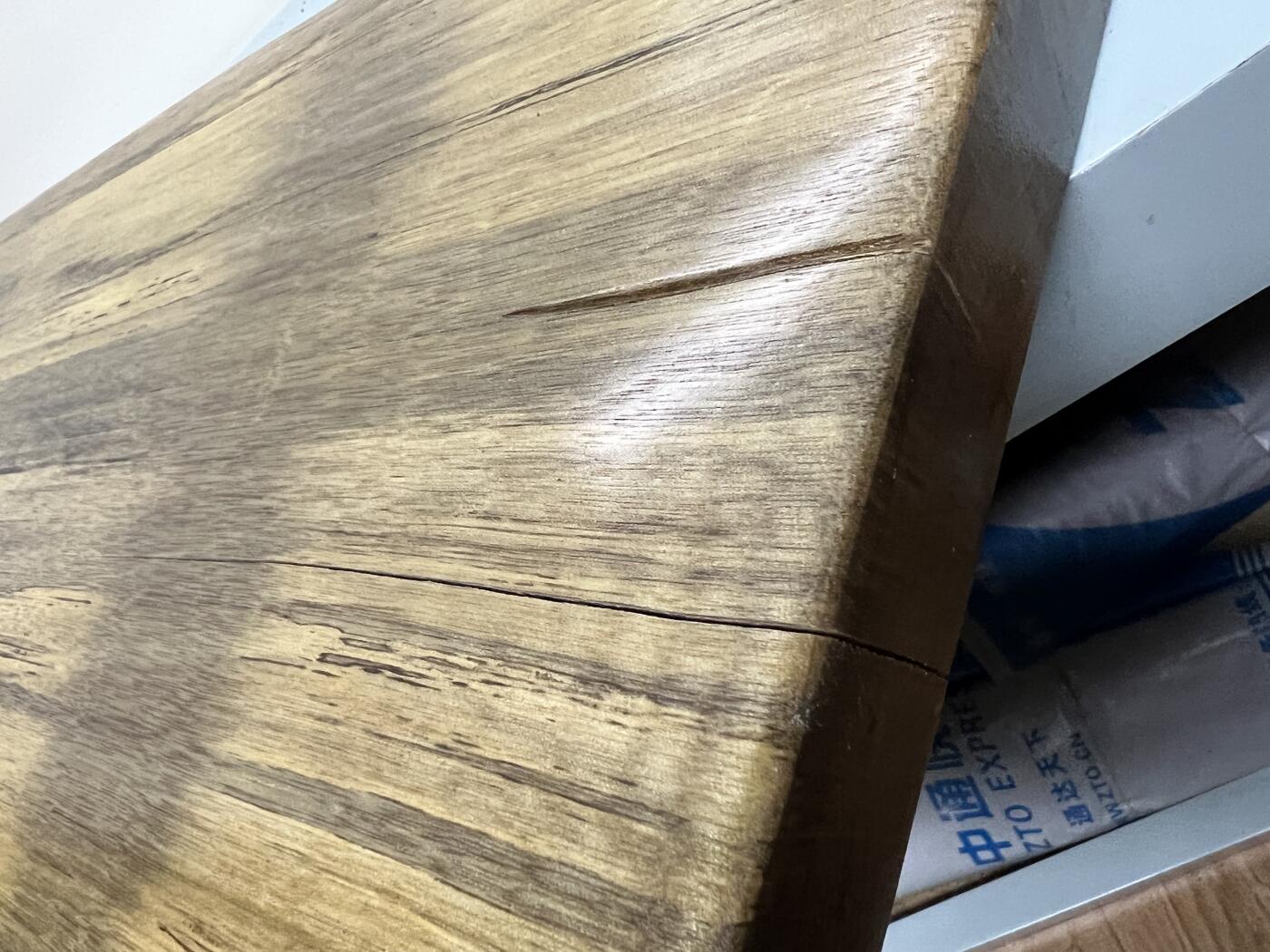 零元拍：NO5-8金丝楠干泡台茶盘 金光闪闪。尺寸约：43/32/3.4CM。  天然木料有裂，有瑕疵，介意勿拍。