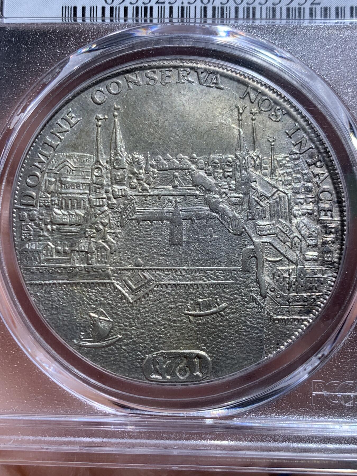 《竞宝斋》第477场 周日，周一 2场连拍 （全场包邮）欢迎送拍 唯一亚军分 PCGS AU58 瑞士1761年 苏黎世城市景观1泰勒大银币 少见品种，热门城市景观泰勒 盒子背面支撑有磕