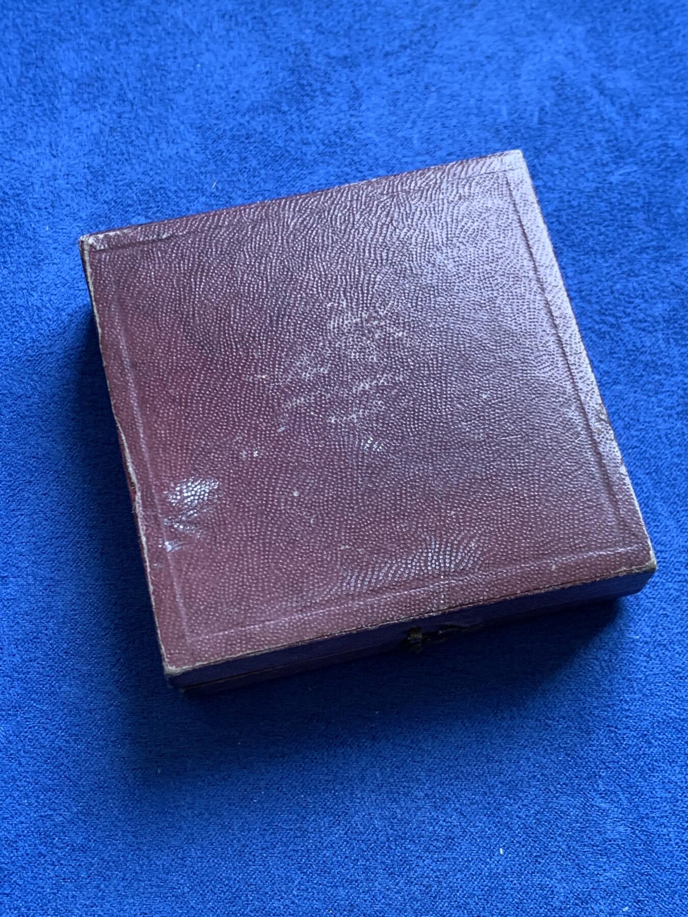 《竞宝斋》第477场 周日，周一 2场连拍 （全场包邮）欢迎送拍 1969法国著名章牌家 Édouard Charles Fraisse设计奥林匹克主题青铜纪念章 83.8克 50mm 1967 丰饶角铜标 带盒