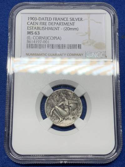 《竞宝斋》第477场 周日，周一 2场连拍 （全场包邮）欢迎送拍 - NGC MS63 法国维希温泉疗养设施 新艺术时期温泉主题裸女清凉银章 很少见的一款银章 高浮雕 小中见大