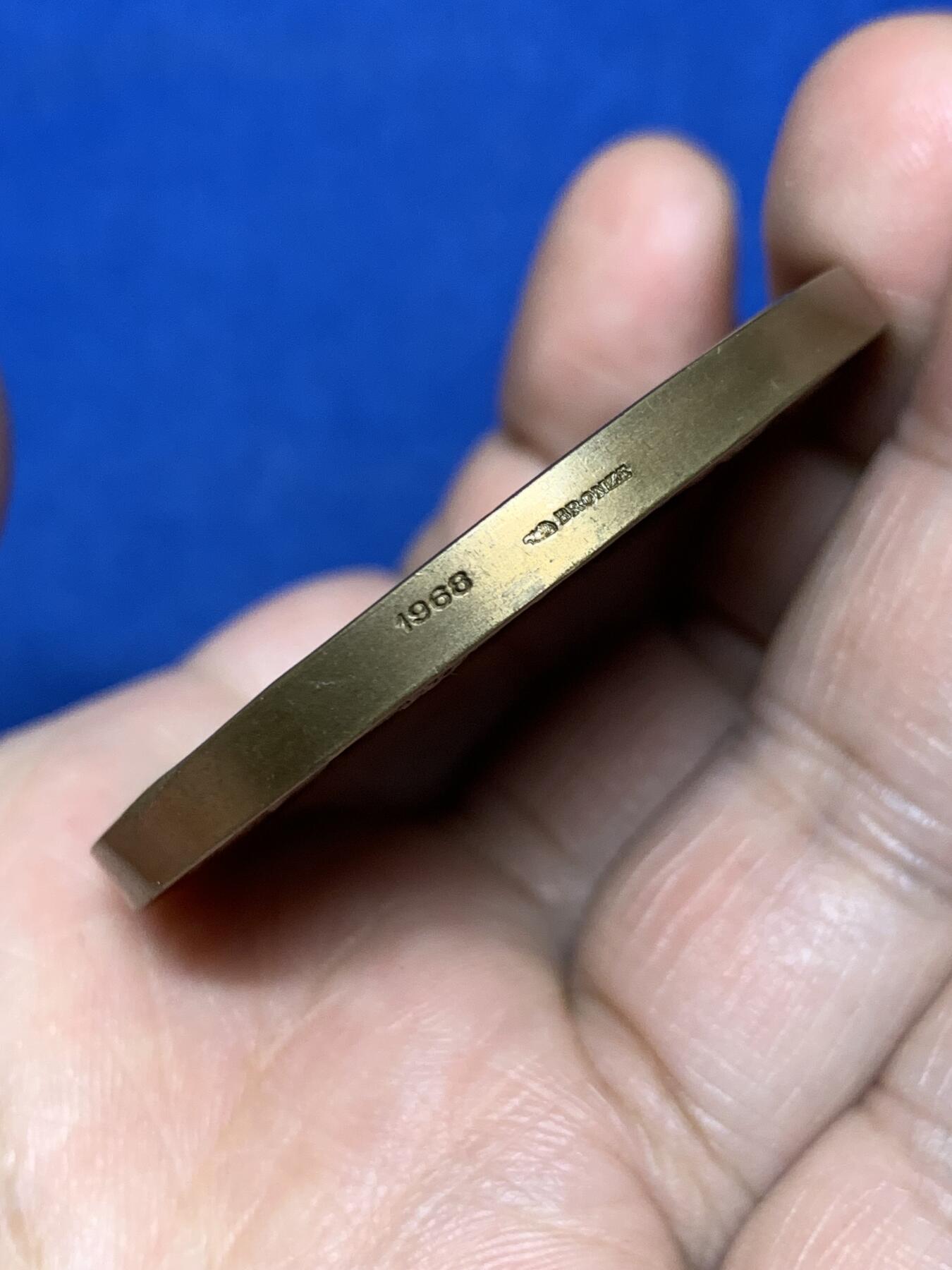 《竞宝斋》第477场 周日，周一 2场连拍 （全场包邮）欢迎送拍 法国谷物女神教导农业大铜章  杜布瓦作品 法国新艺术运动时期著名章牌雕刻家 细节见图 约50mm 68.5克