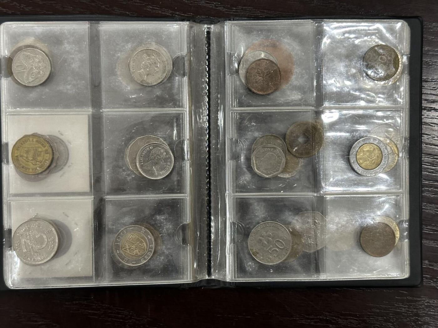 丙午马年四月第二场 。本期更新各类稀有品种 一整册10页，60枚稀有各国非流通硬币，包含有1908年10美分银元，1915年1法郎银元，1768年英国代币以及各种最高面值的各国硬币，详细看图片。全部都是相当不错的品种，而且无一重复！