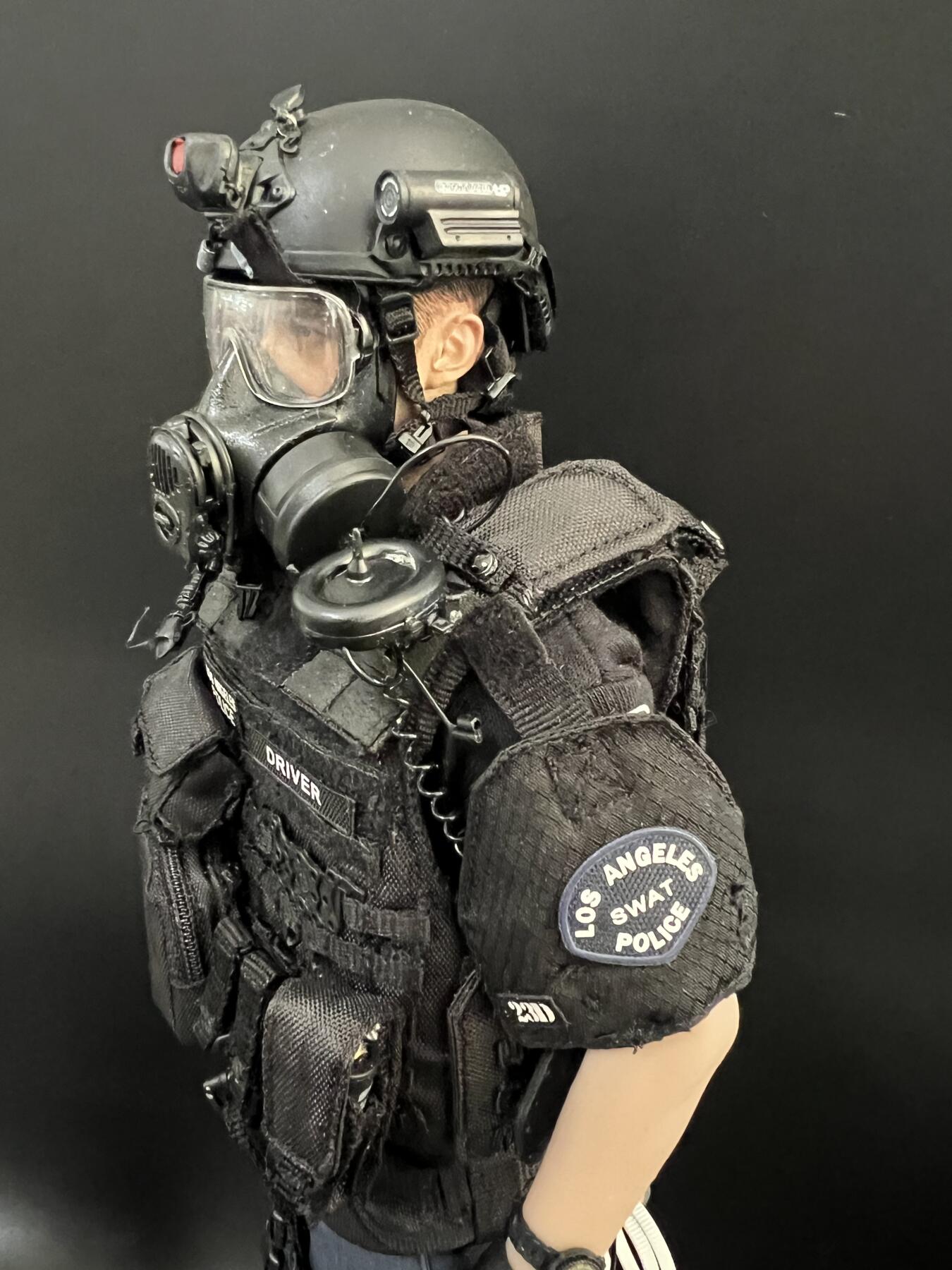 零元拍：DID 1/6。会场Swat 包胶胳膊   再送一只原装DID耳机，全部都组在身上了 所见即所得