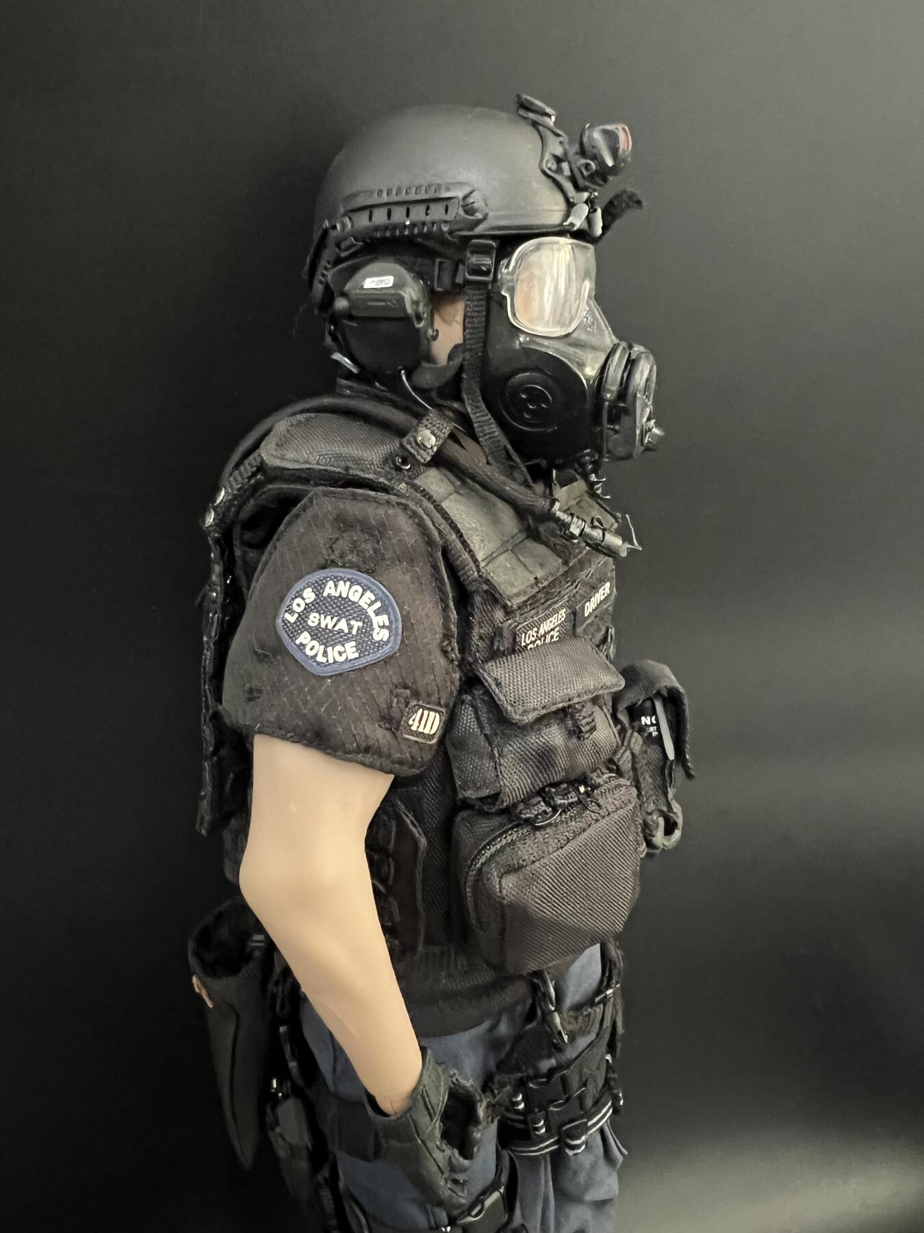 零元拍：DID 1/6。会场Swat 包胶胳膊   再送一只原装DID耳机，全部都组在身上了 所见即所得