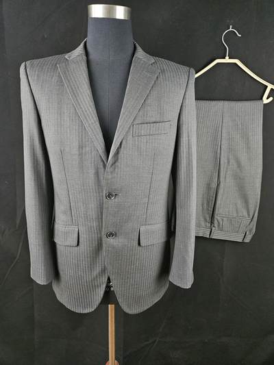 0元起拍勋章 第344期 咸鱼国勋章拍卖专场 4月8日（周三）下午6：00开始 - 古着西服套装 胸围96 肩宽46 衣长75 袖长60 腰围78 裤长98