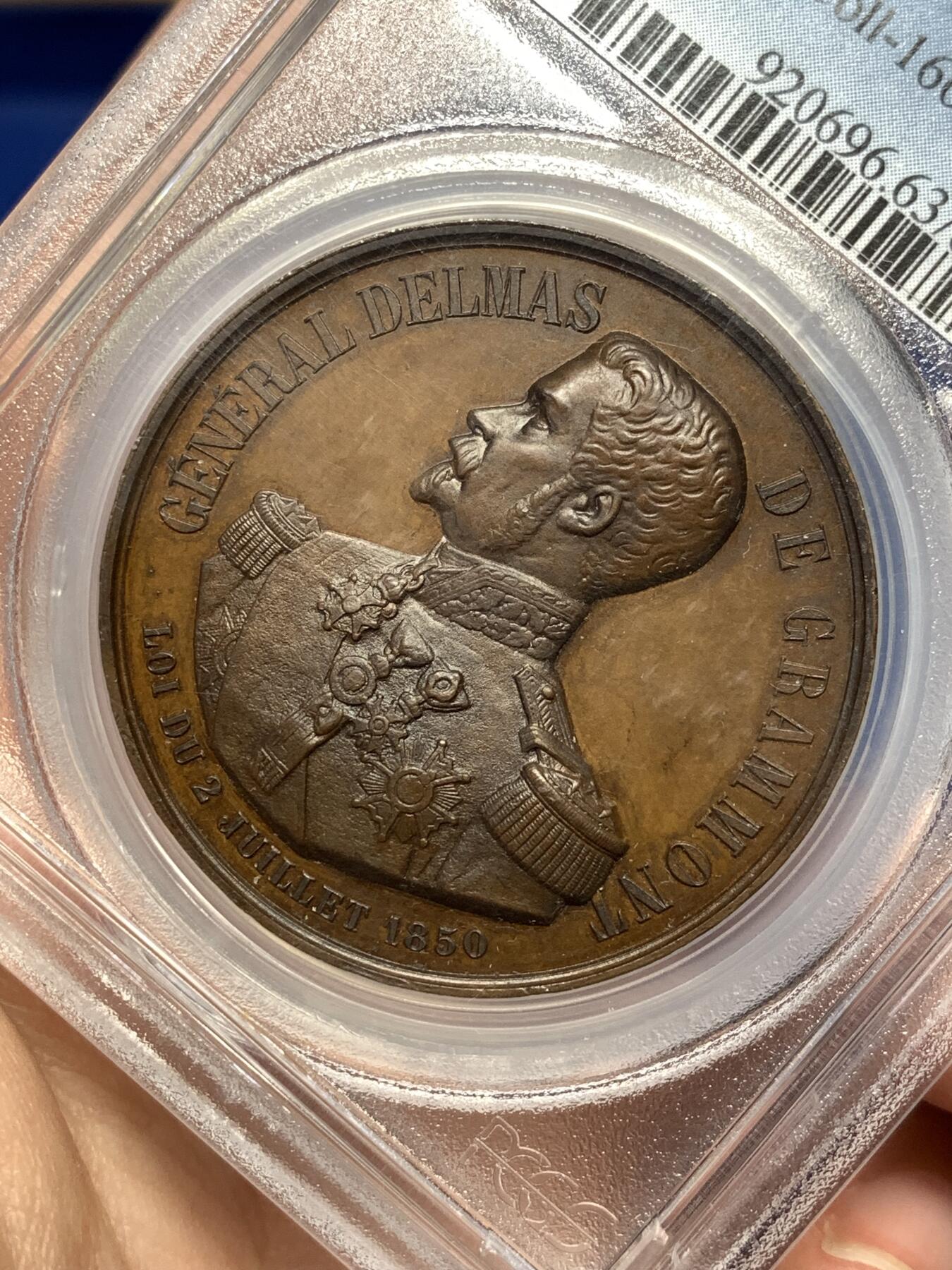 《竞宝斋》第477场 周日，周一 2场连拍 （全场包邮）欢迎送拍 PCGS SP63 法国1854年克里米亚战争时期，德尔马·德·格拉蒙将军纪念铜章，高浮雕，加厚盒。冠军分。