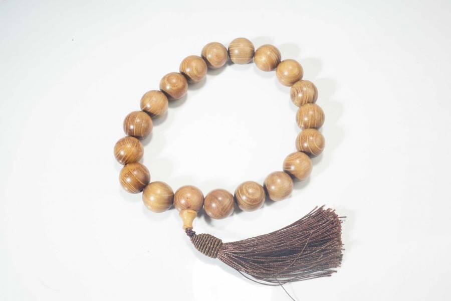 上海都达杂项专场六十六【全场包邮】 天然金丝楠木2.0手持圆珠手串 附鉴定证书63-312