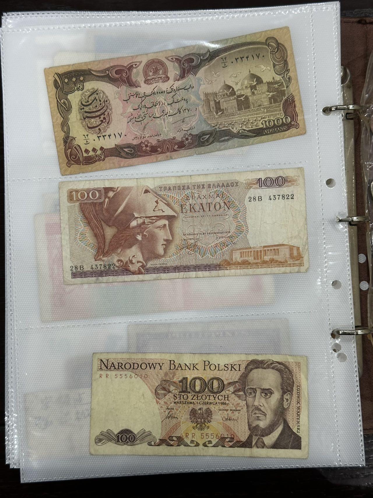 丙午马年四月第二场 。本期更新各类稀有品种 高级纸币硬币收藏册，容量大。一页30枚硬币，九页39张纸币，三版、四班币、俄罗斯、伊朗、朝鲜、瑞士、阿联酋、南斯拉夫、苏联古巴、伊拉克、菲律宾等国