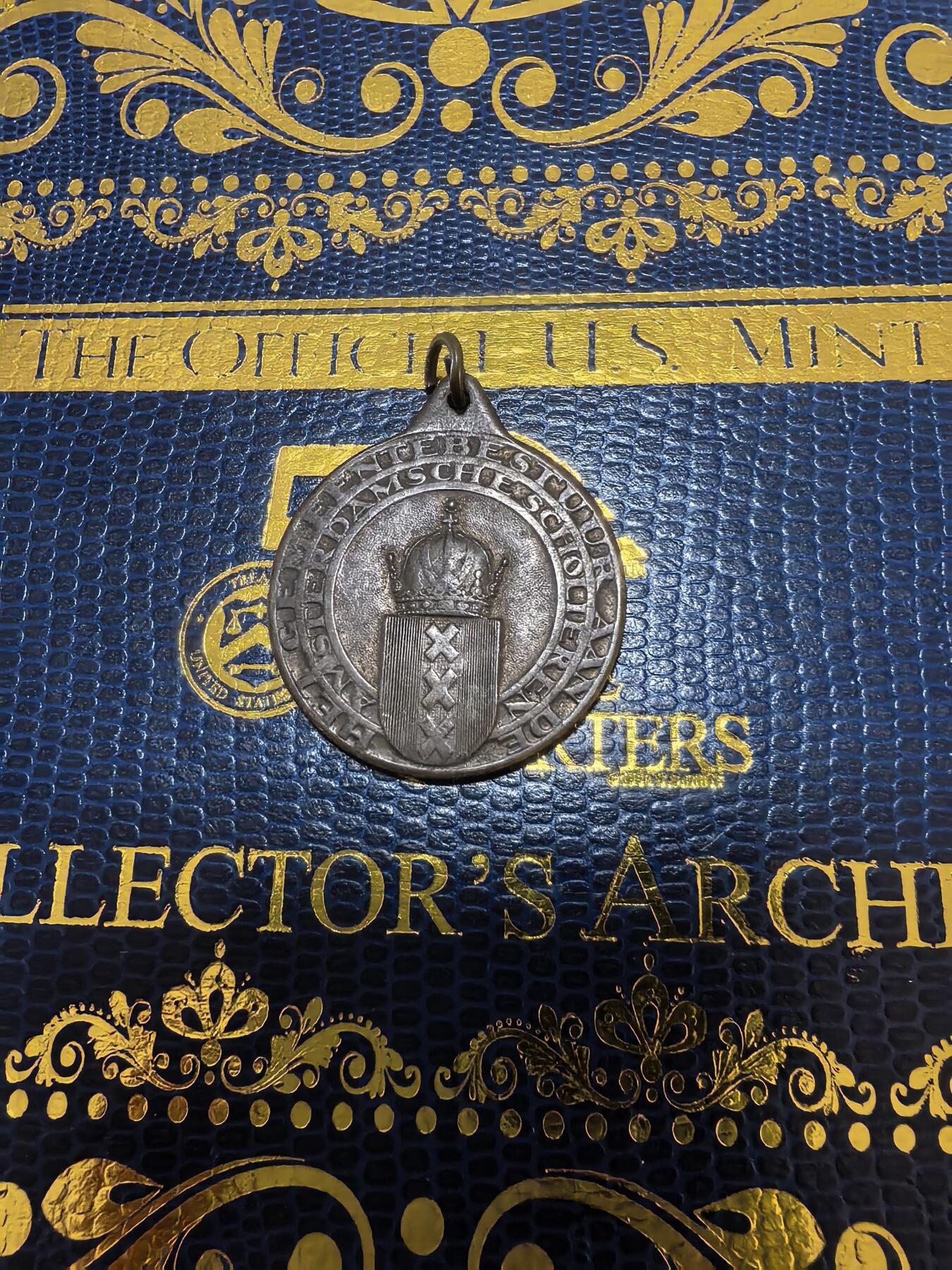 长老汇马年精选第十六场拍卖 1937荷兰朱莉安娜公主与伯恩哈德王子婚礼——阿姆斯特丹学童——维恩克铜章，7.73克，29MM