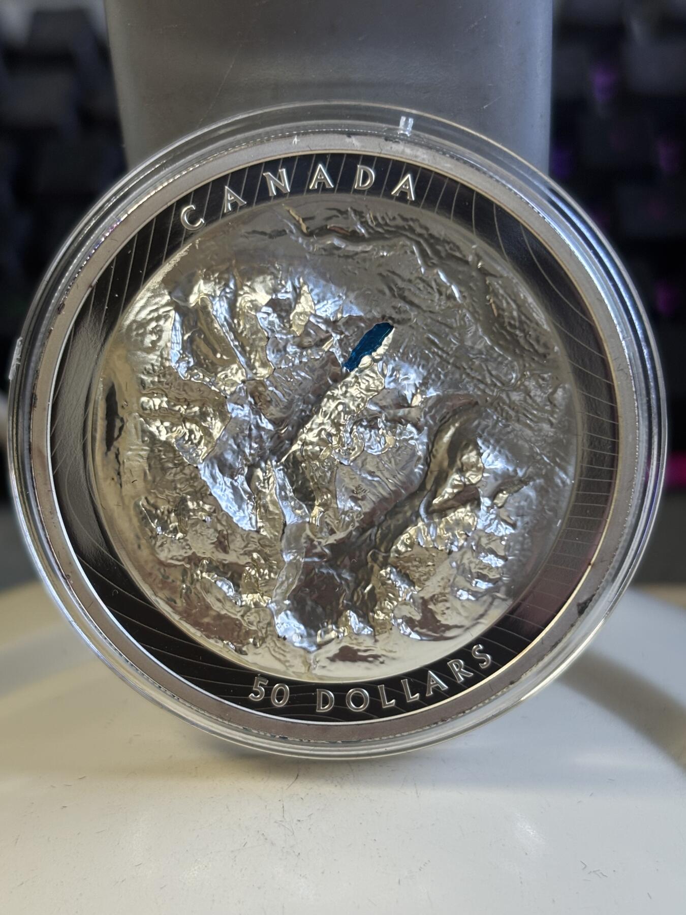 第197期拍卖 加拿大2021年落基山脉明珠路易斯湖潮82.3克高浮雕银币，9999银，发行3000枚，82.3克