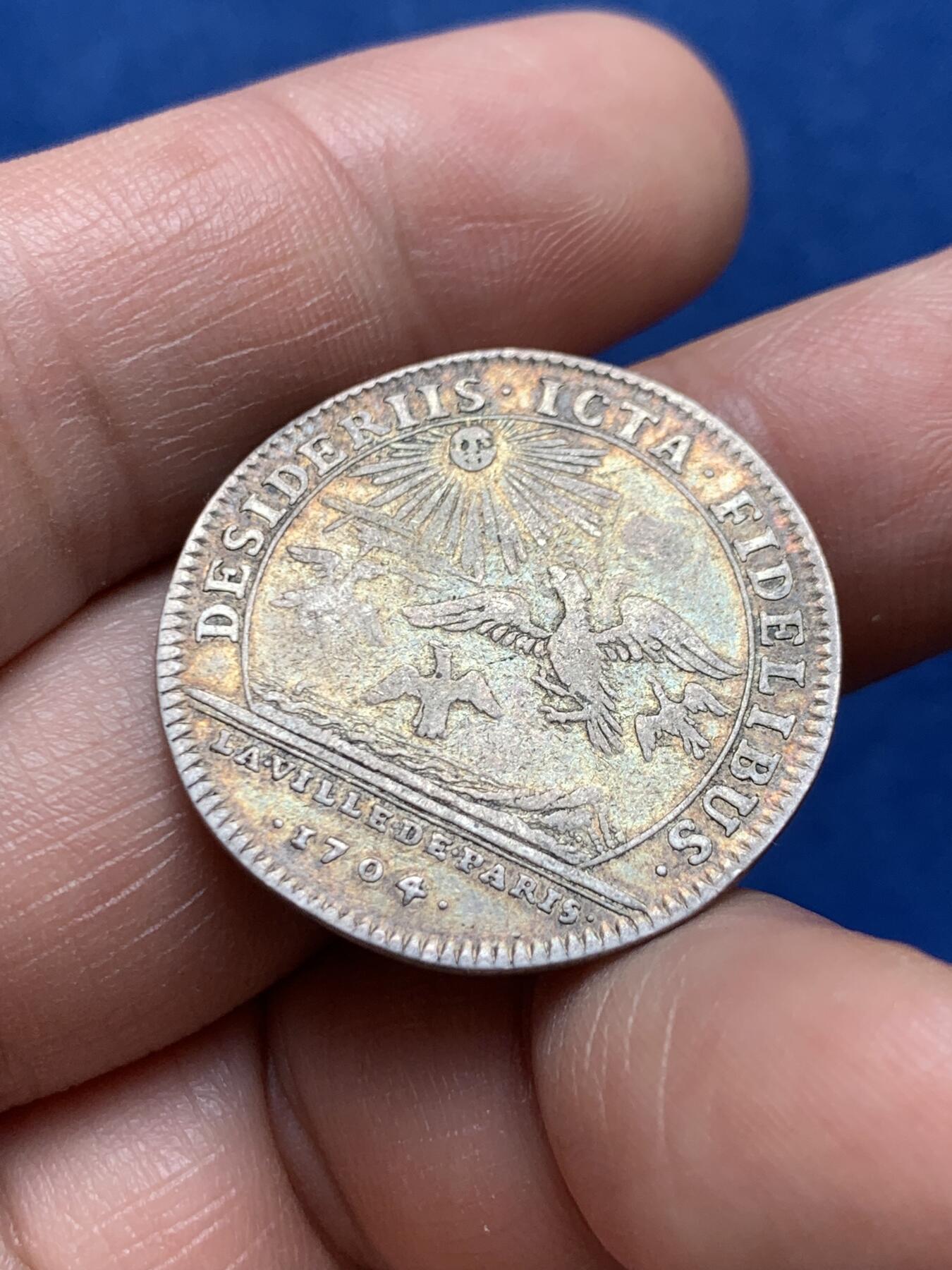 《竞宝斋》第477场 周日，周一 2场连拍 （全场包邮）欢迎送拍 法国1704年路易十四头像非凡战争银质代币，6.1g，28.3mm