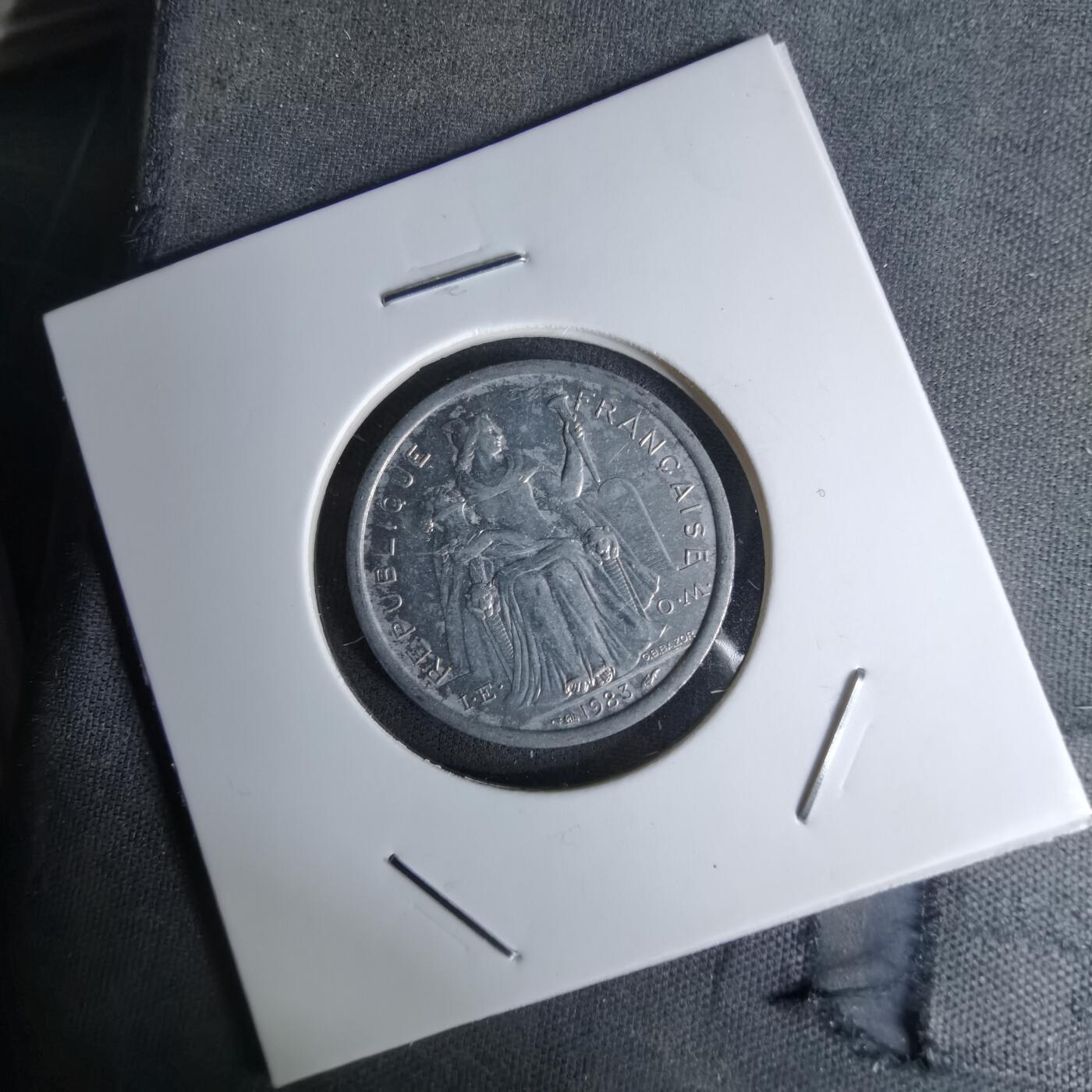 沼泽如烟--第1045场 法属新喀里多尼亚1983年1法郎