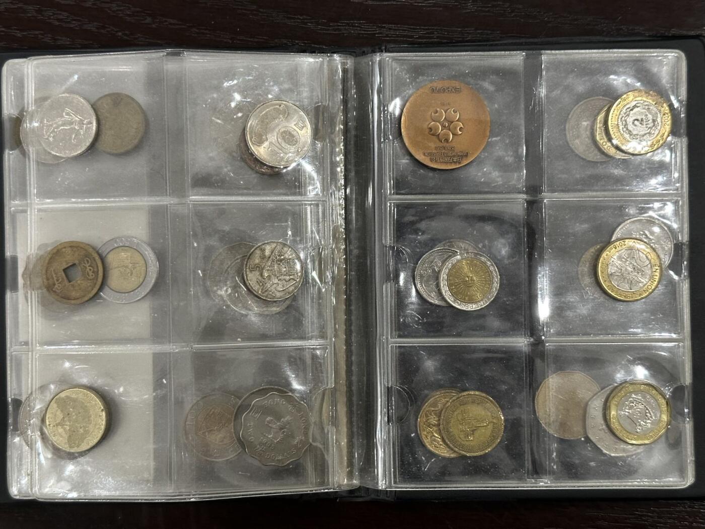 丙午马年四月第二场 。本期更新各类稀有品种 一整册10页，60枚稀有各国非流通硬币，包含有1908年10美分银元，1915年1法郎银元，1768年英国代币以及各种最高面值的各国硬币，详细看图片。全部都是相当不错的品种，而且无一重复！