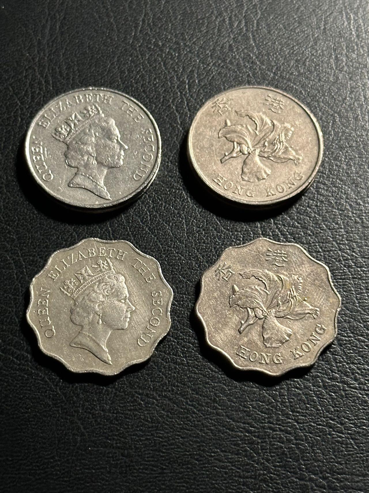 丙午马年四月第二场 。本期更新各类稀有品种 香港2，5一组4枚。女王和紫荆花。女王版本还是不错的！（不设起拍，放漏）