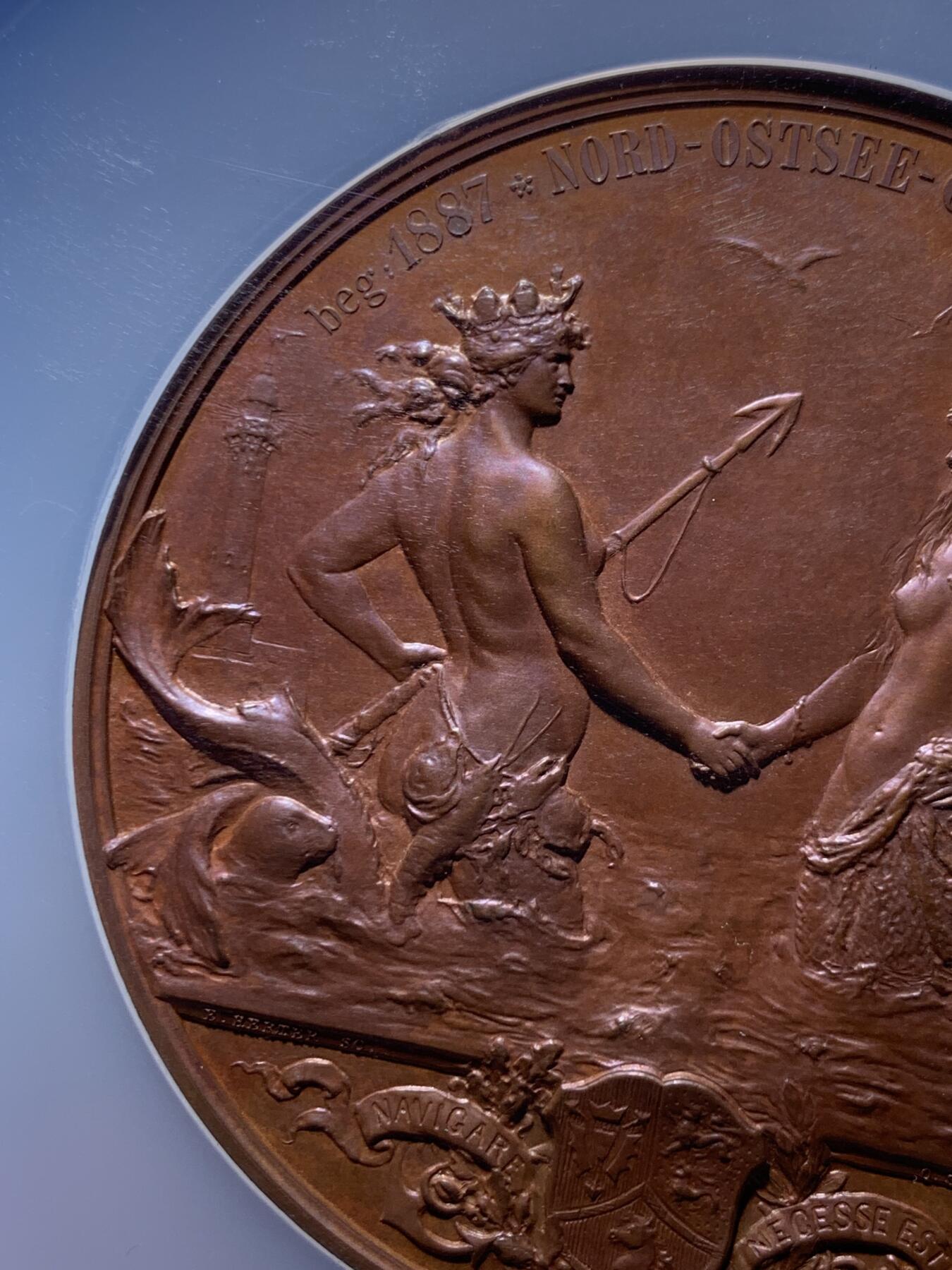 《竞宝斋》第477场 周日，周一 2场连拍 （全场包邮）欢迎送拍 NGC MS63BN 1895年德国普法战争胜利25周年三皇纪念基尔运河开通大铜章 德系名章之一 加大加厚盒