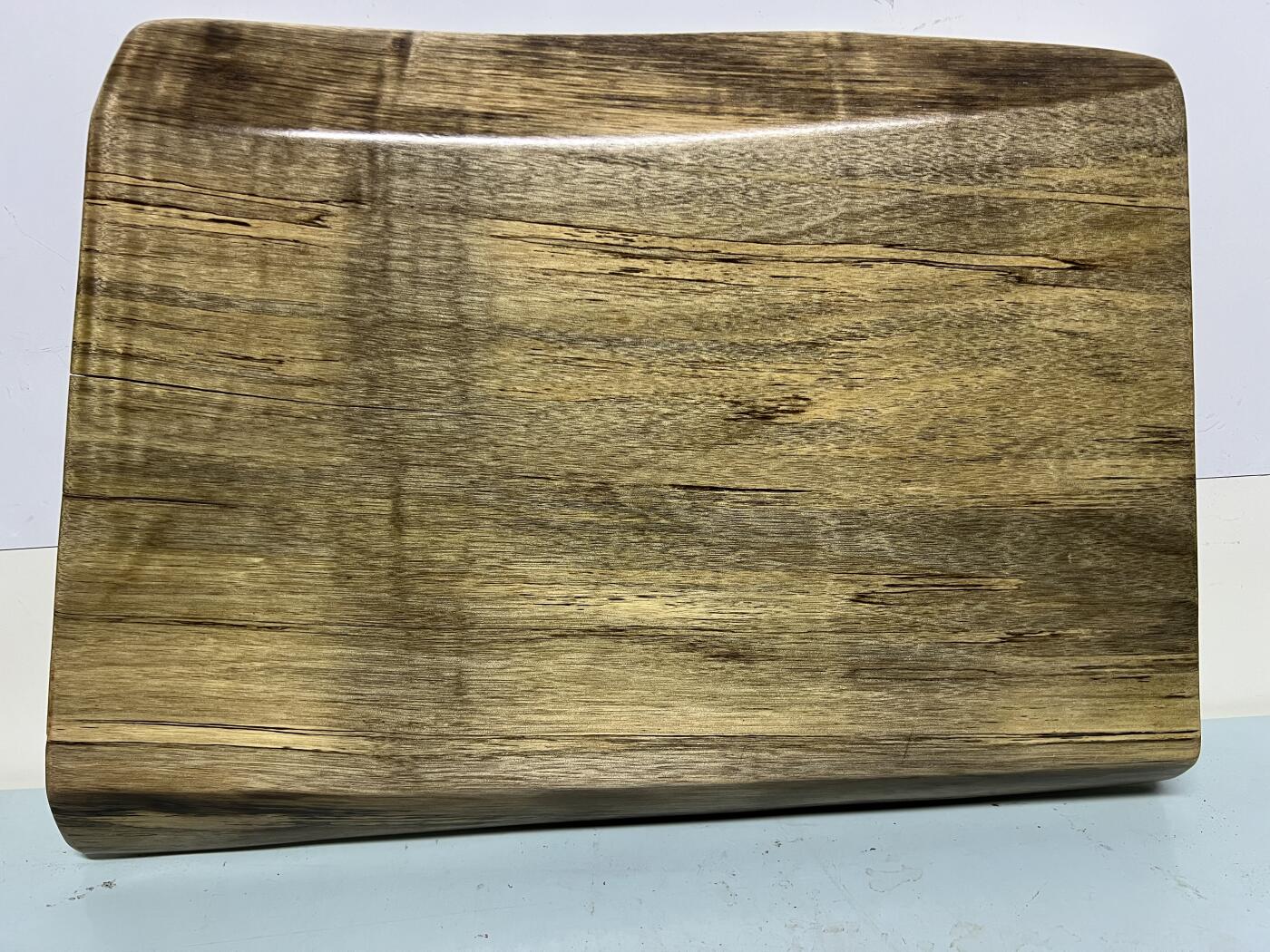 零元拍：NO5-8金丝楠干泡台茶盘 金光闪闪。尺寸约：43/32/3.4CM。  天然木料有裂，有瑕疵，介意勿拍。