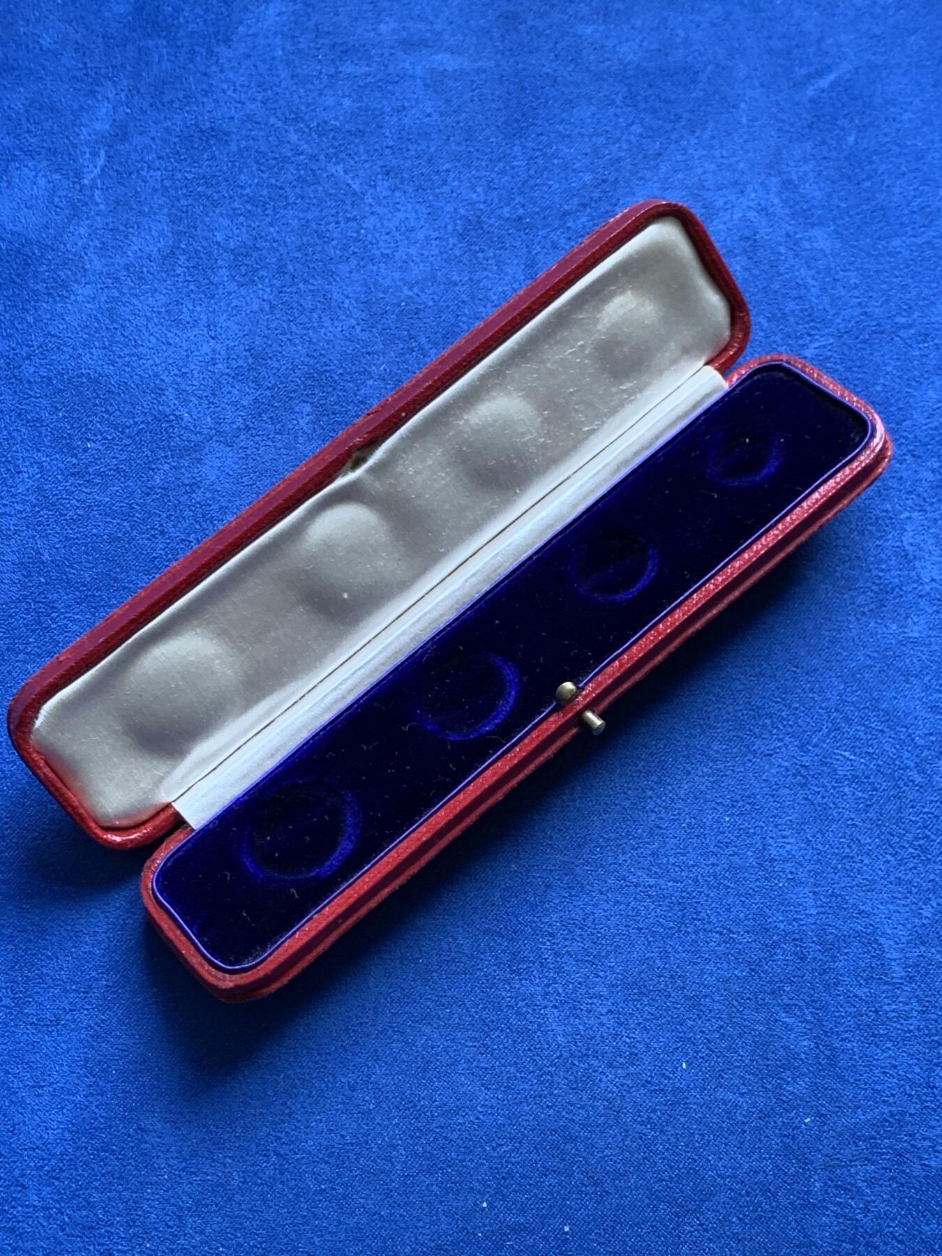 《竞宝斋》第477场 周日，周一 2场连拍 （全场包邮）欢迎送拍 1907年濯足币4枚装空盒一个 细节见图