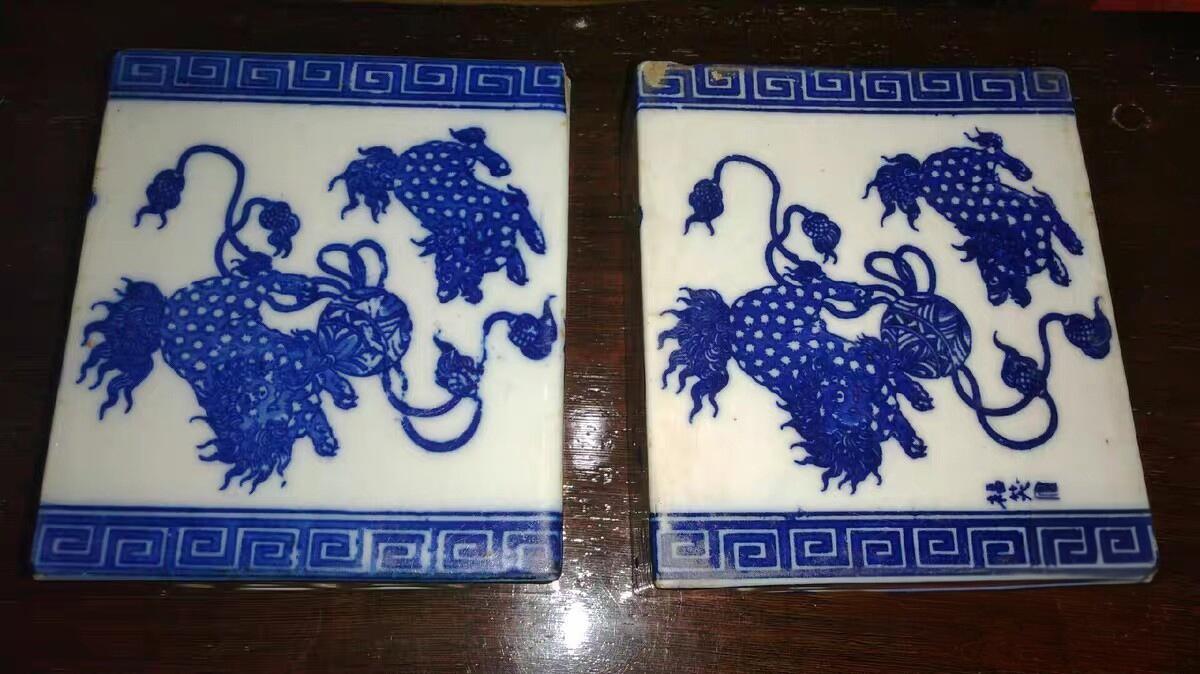 清代青花狮子绣球牡丹花脉枕一对