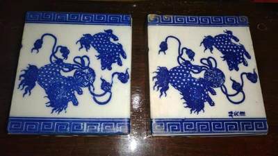 清代青花狮子绣球牡丹花脉枕一对 - 清代青花狮子绣球牡丹花脉枕一对