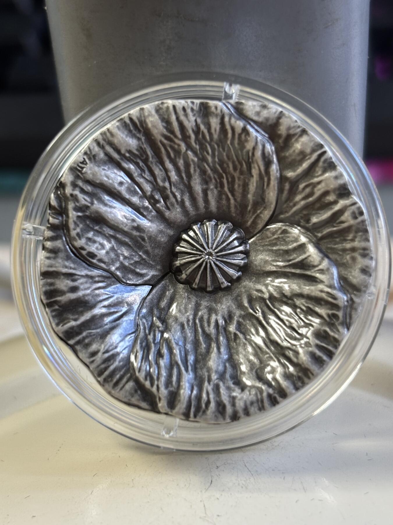 第197期拍卖 加拿大2020年一战国殇日罂粟花形仿古纪念银币，9999银，发行7000枚