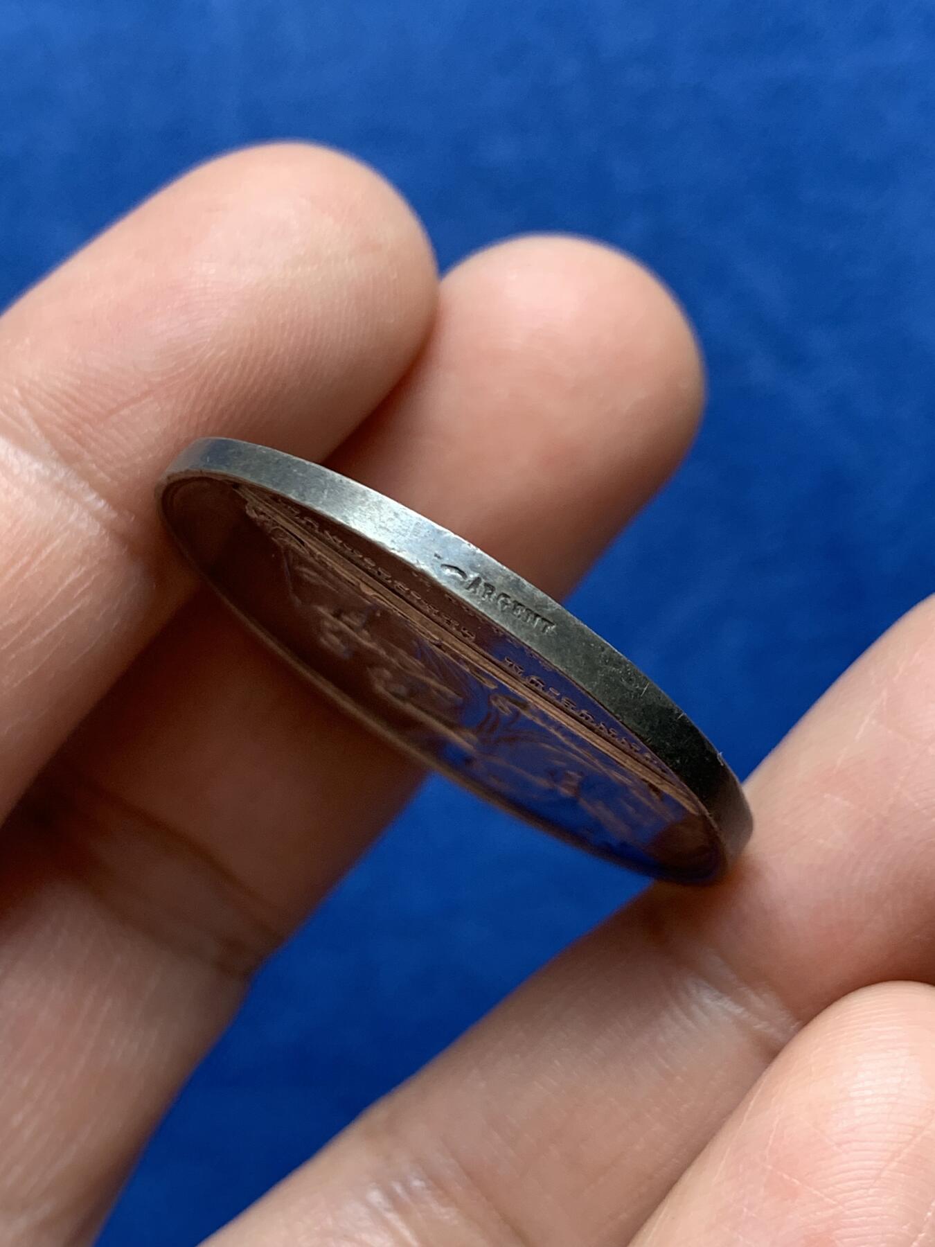 《竞宝斋》第477场 周日，周一 2场连拍 （全场包邮）欢迎送拍 法国婚礼银章 背面花体字漂亮 32克 41.2mm 