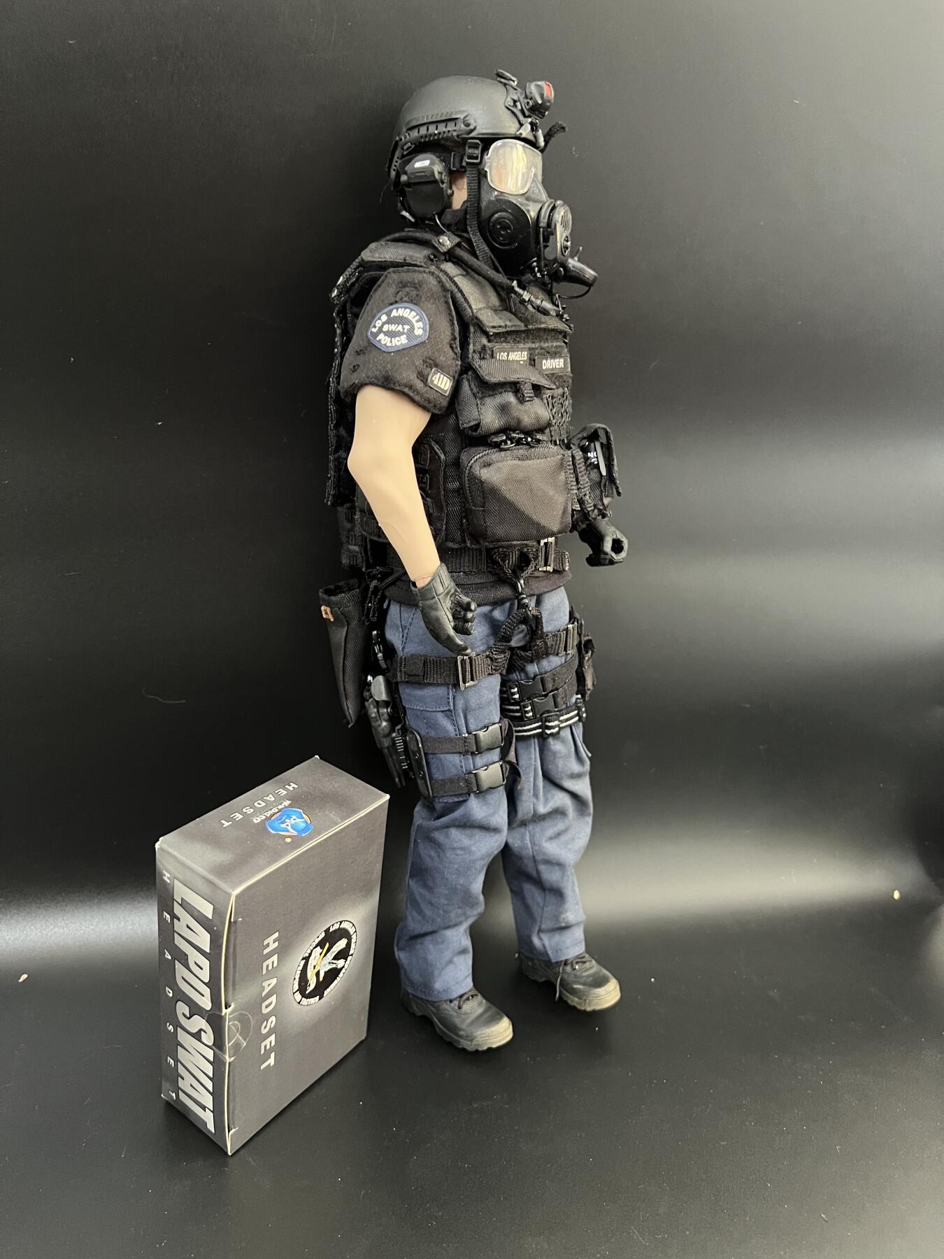 零元拍：DID 1/6。会场Swat 包胶胳膊   再送一只原装DID耳机，全部都组在身上了 所见即所得