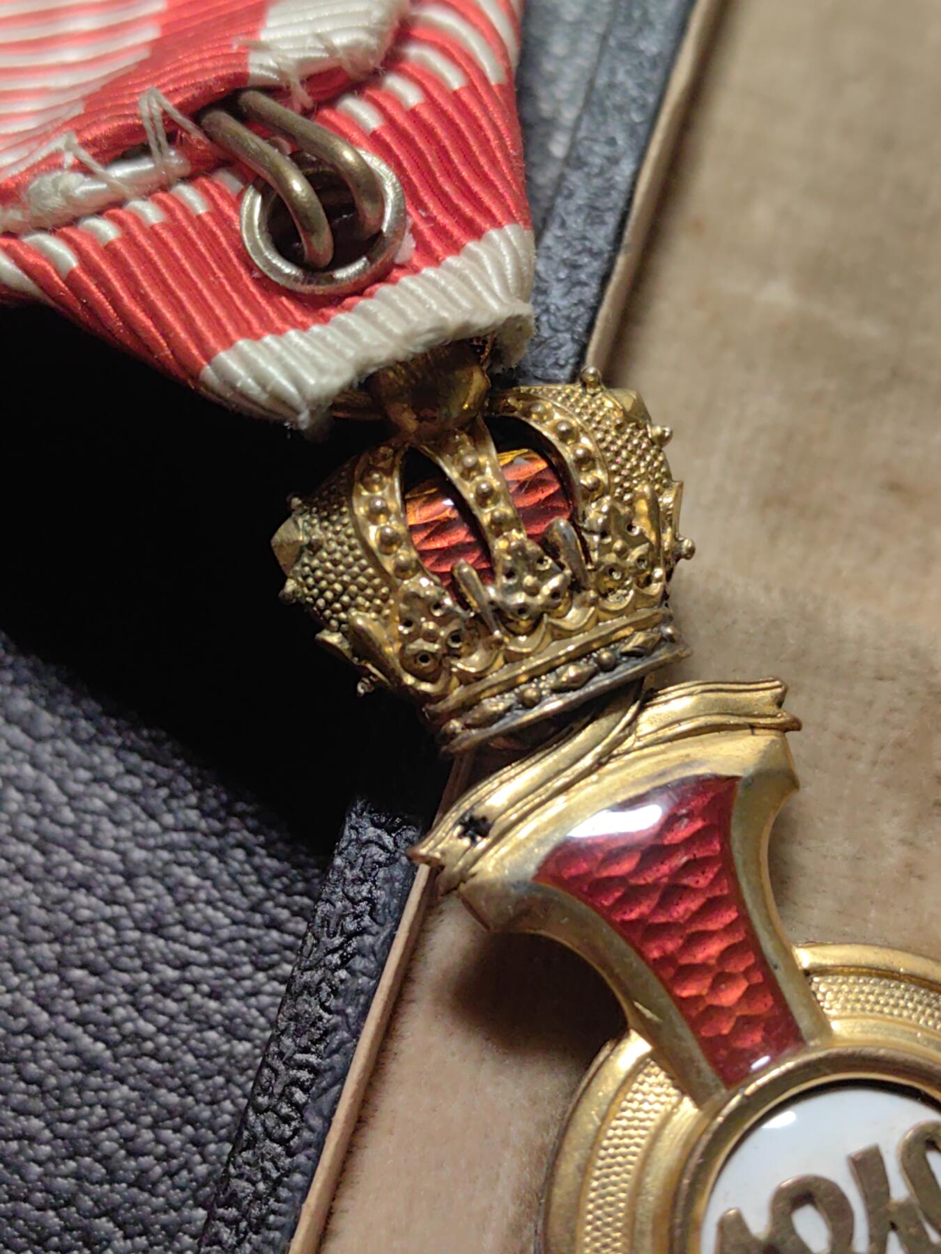 靖甫拍卖第九场 奥匈金级带冠功勋十字勋章带原盒