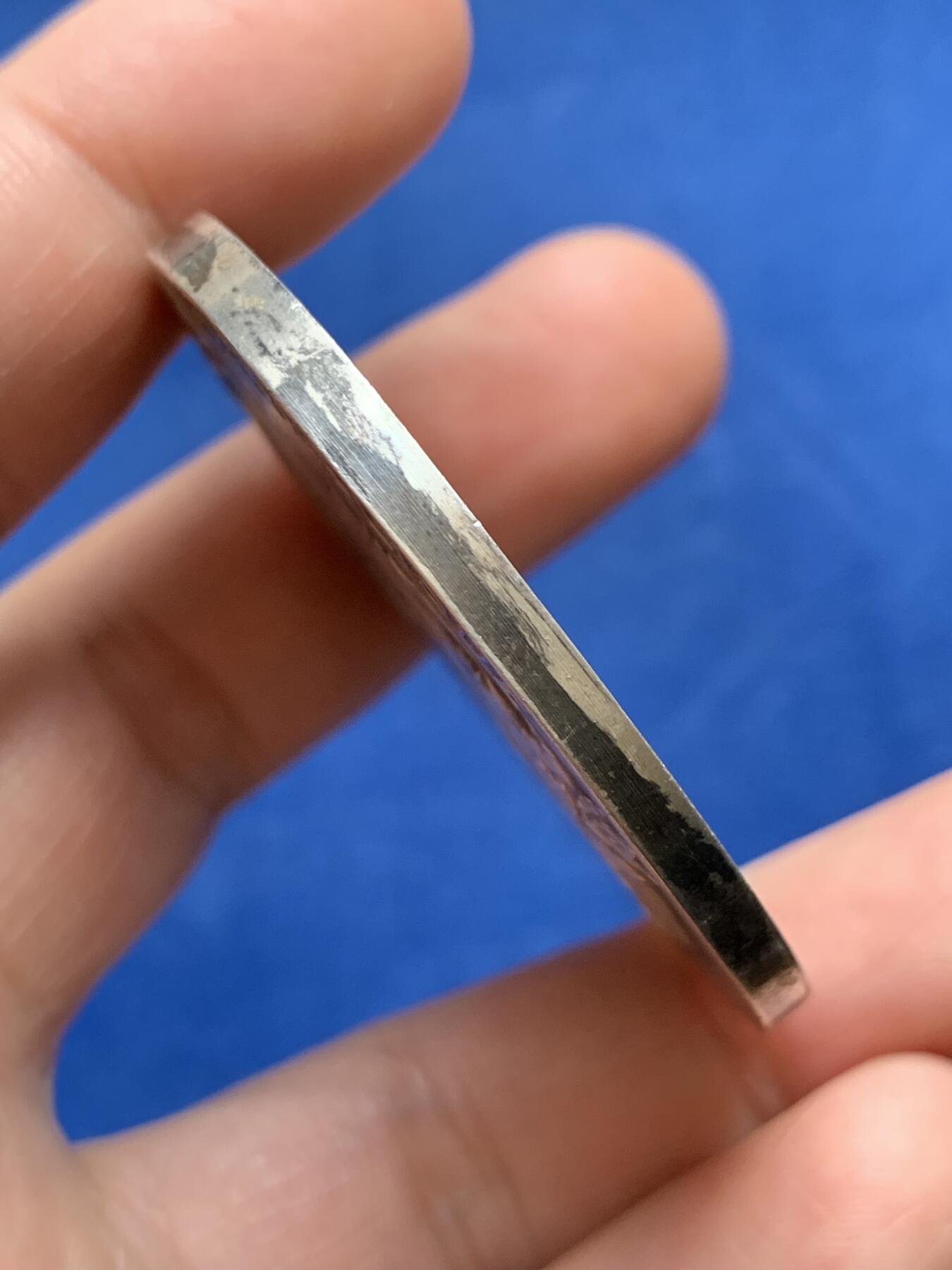 《竞宝斋》第477场 周日，周一 2场连拍 （全场包邮）欢迎送拍 少见玛丽安娜镀银铜章 法国1950年葡萄酒商业荣耀奖章，由巴黎及塞纳省酒类贸易公会授予行业精英，以表彰其在批发与销售领域的卓越贡献。无边铭 53.9克 50.3mm