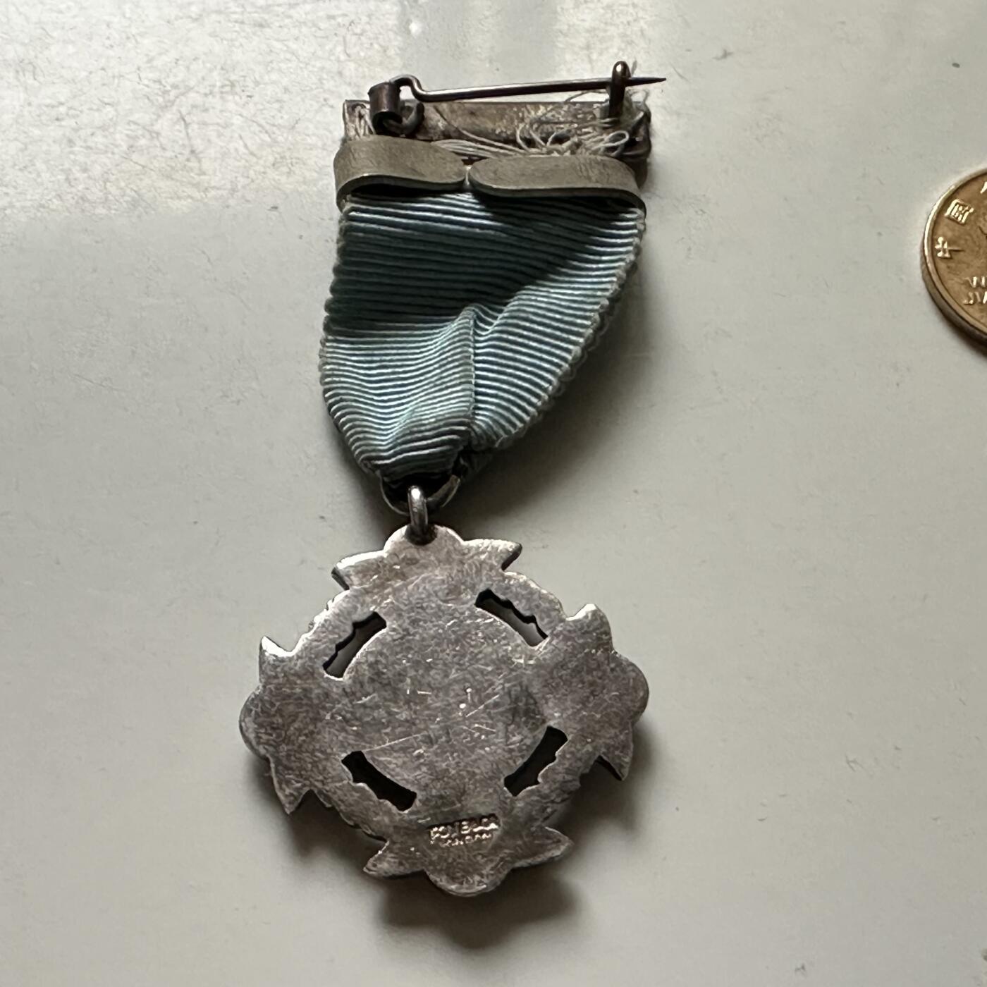 🌹外币初藏🌹🐯2026年第38场   每周二四六晚8️⃣点 世界钱币 英国共济会 1953年 纯银珐琅十字勋章 直径31.5毫米 实测总重17.4克 官方银标