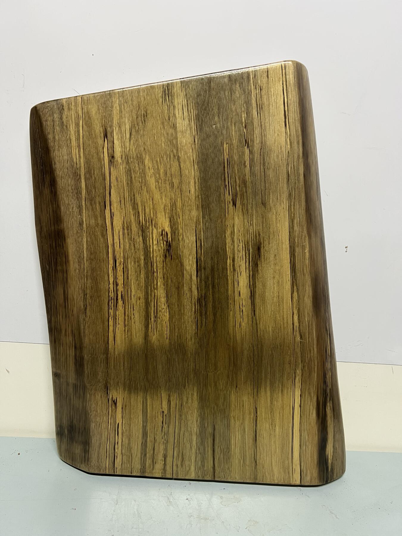 零元拍：NO5-8金丝楠干泡台茶盘 金光闪闪。尺寸约：43/32/3.4CM。  天然木料有裂，有瑕疵，介意勿拍。